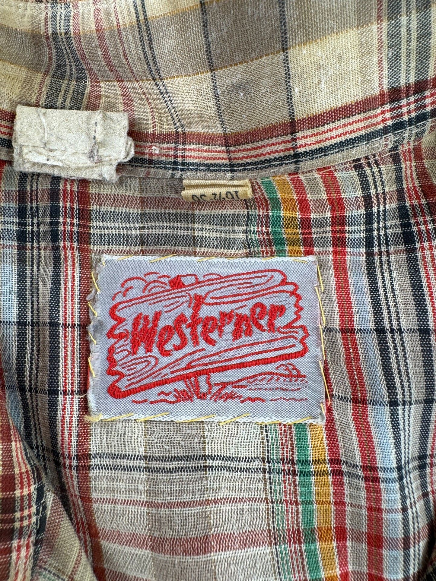 Label on Vintage Westerner Gold Fleck Pearl Snap Shirt SZ L