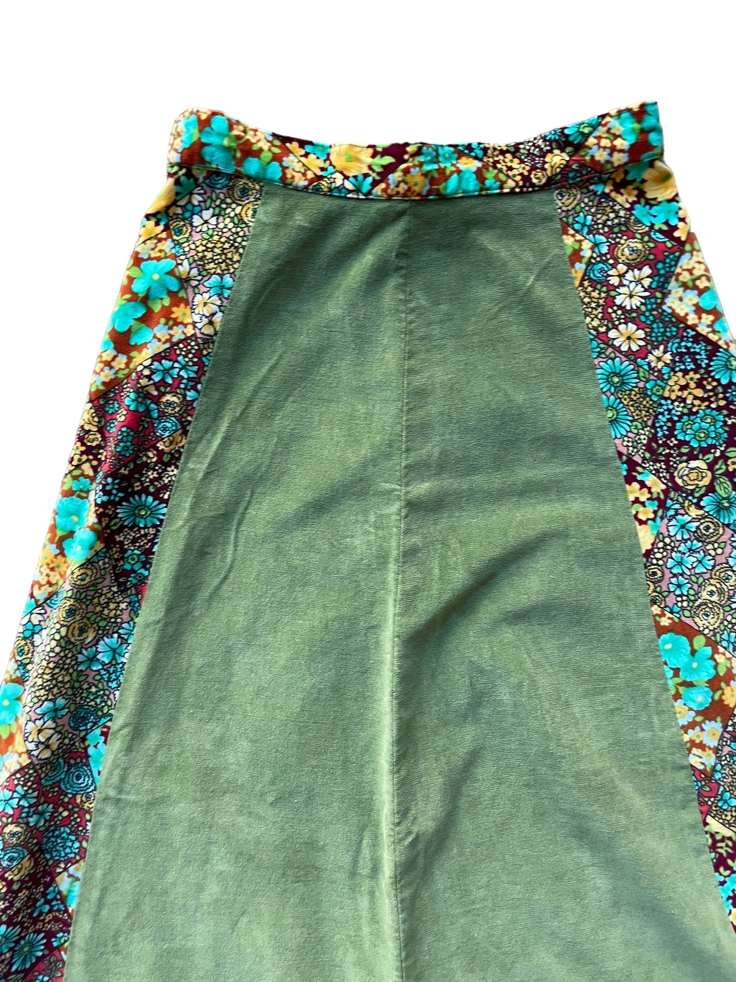 Front waist view of 1970s Green Floral Velvet Skirt SZ S