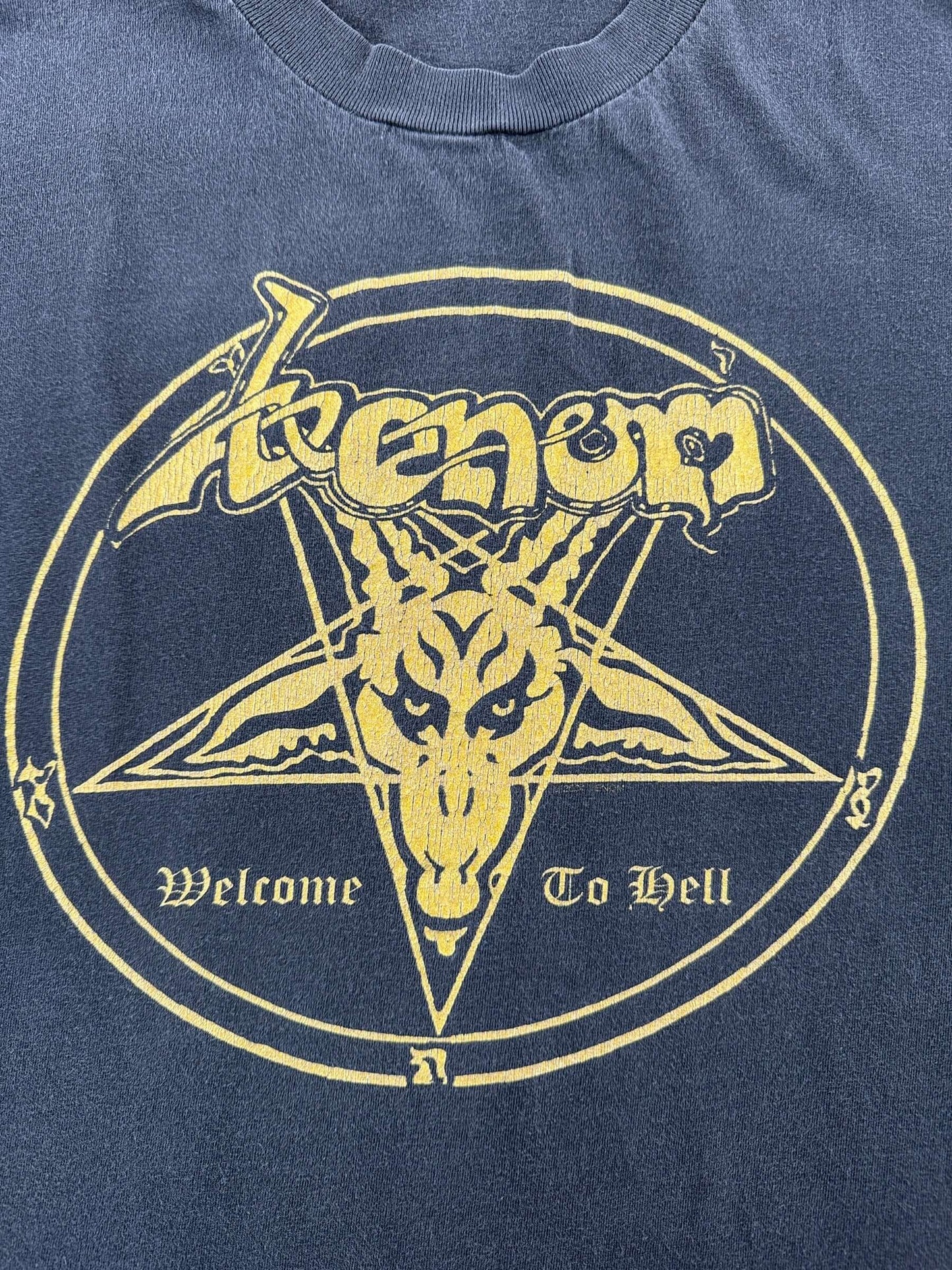 Graphic of Vintage Late 90s Venom Band Tee SZ XL