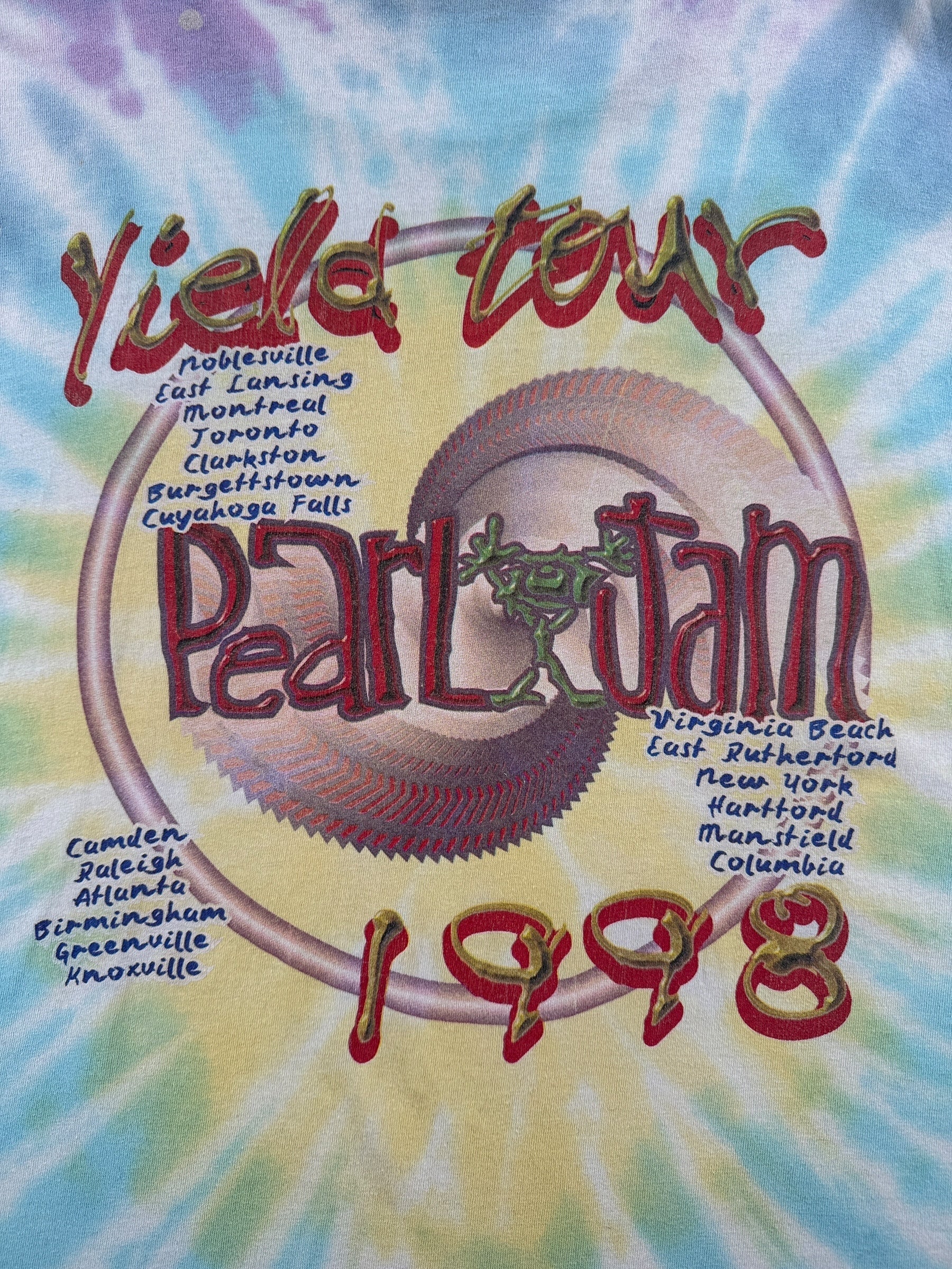 Back Graphic of Vintage 1998 Pearl Jam Yield Parking Lot Boot Tee SZ XL