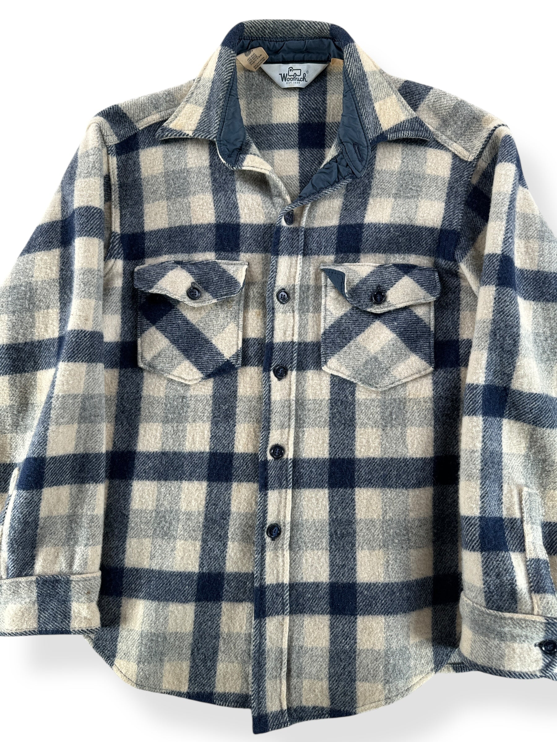 Front Close Up of Vintage Woolrich Blue Grey and White Shacket SZ M