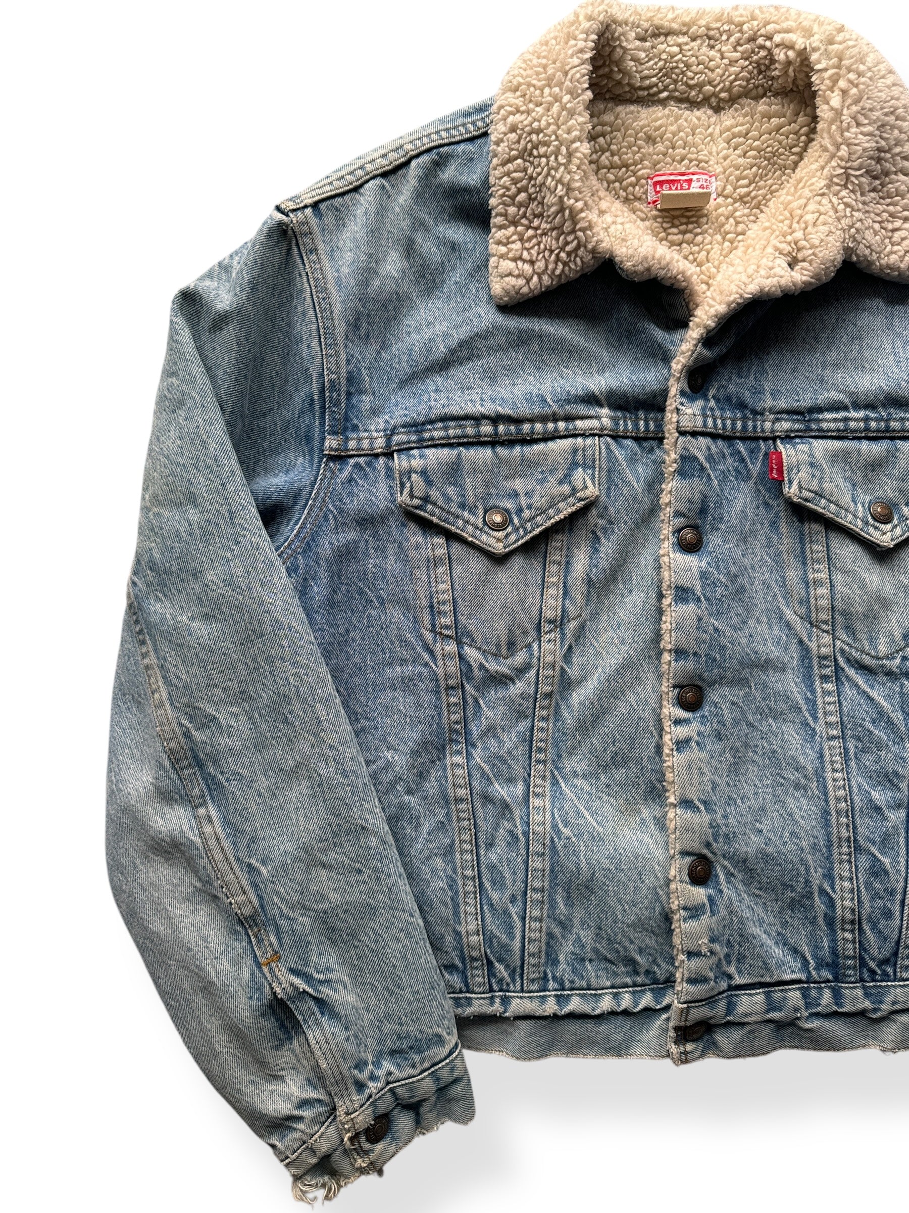 Front Right of Vintage Lightwash Levis Sherpa Jacket SZ 46