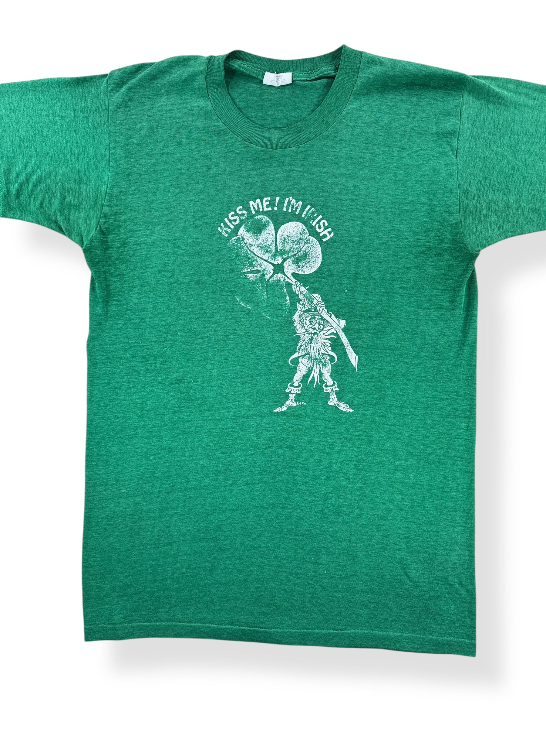 Front Close Up of Vintage Kiss Me I'm Irish Tee SZ M AS IS