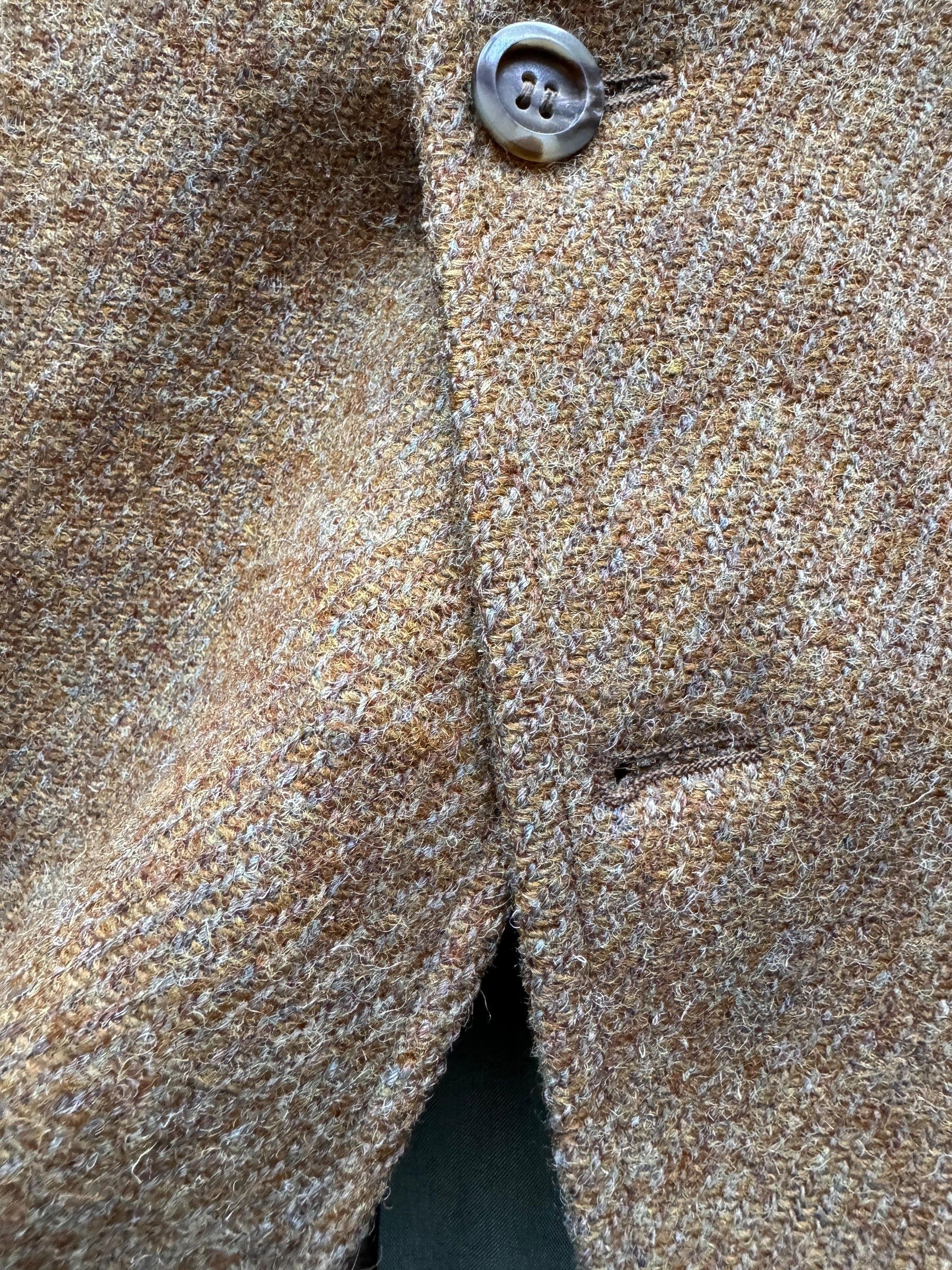 Missing Button on Eddie Bauer Harris Tweed Sportcoat SZ L