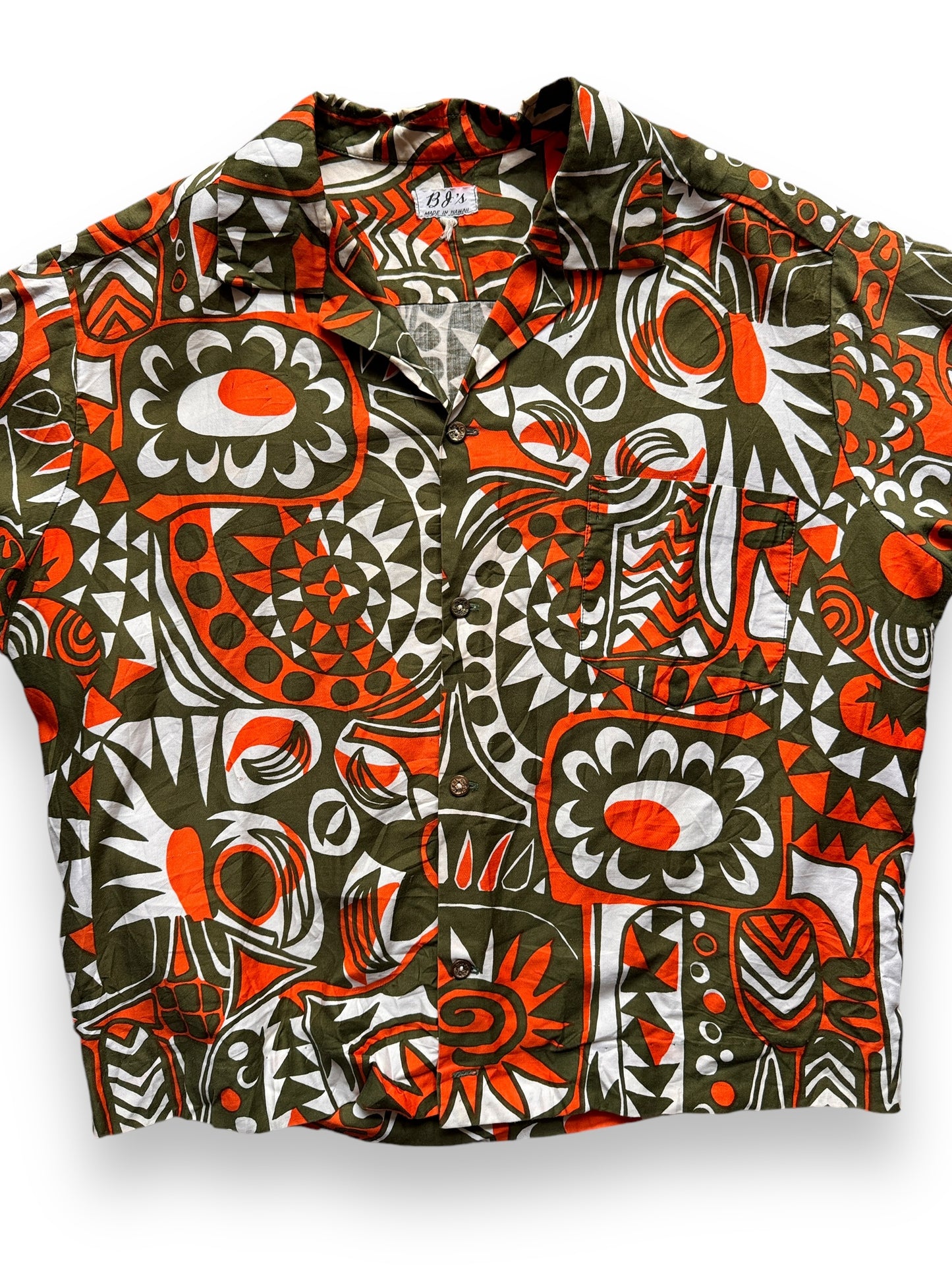 front close up of Vintage BJ's Vibrantly Patterned Aloha Shirt SZ L