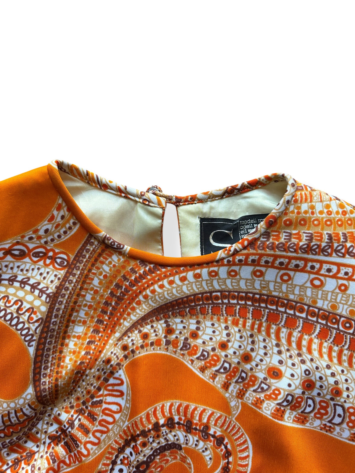 Collar on Vintage Orange Paisley Shift Dress SZ M