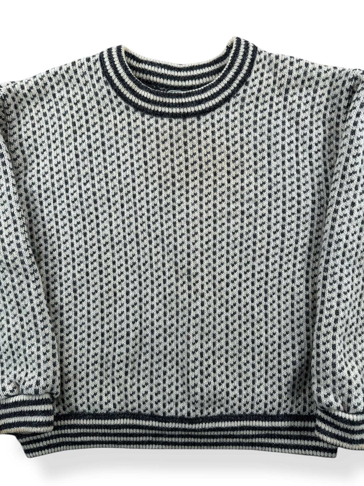 Front Close Up of Vintage Men's Off White and Grey LL Bean Birdseye Sweater SZ L