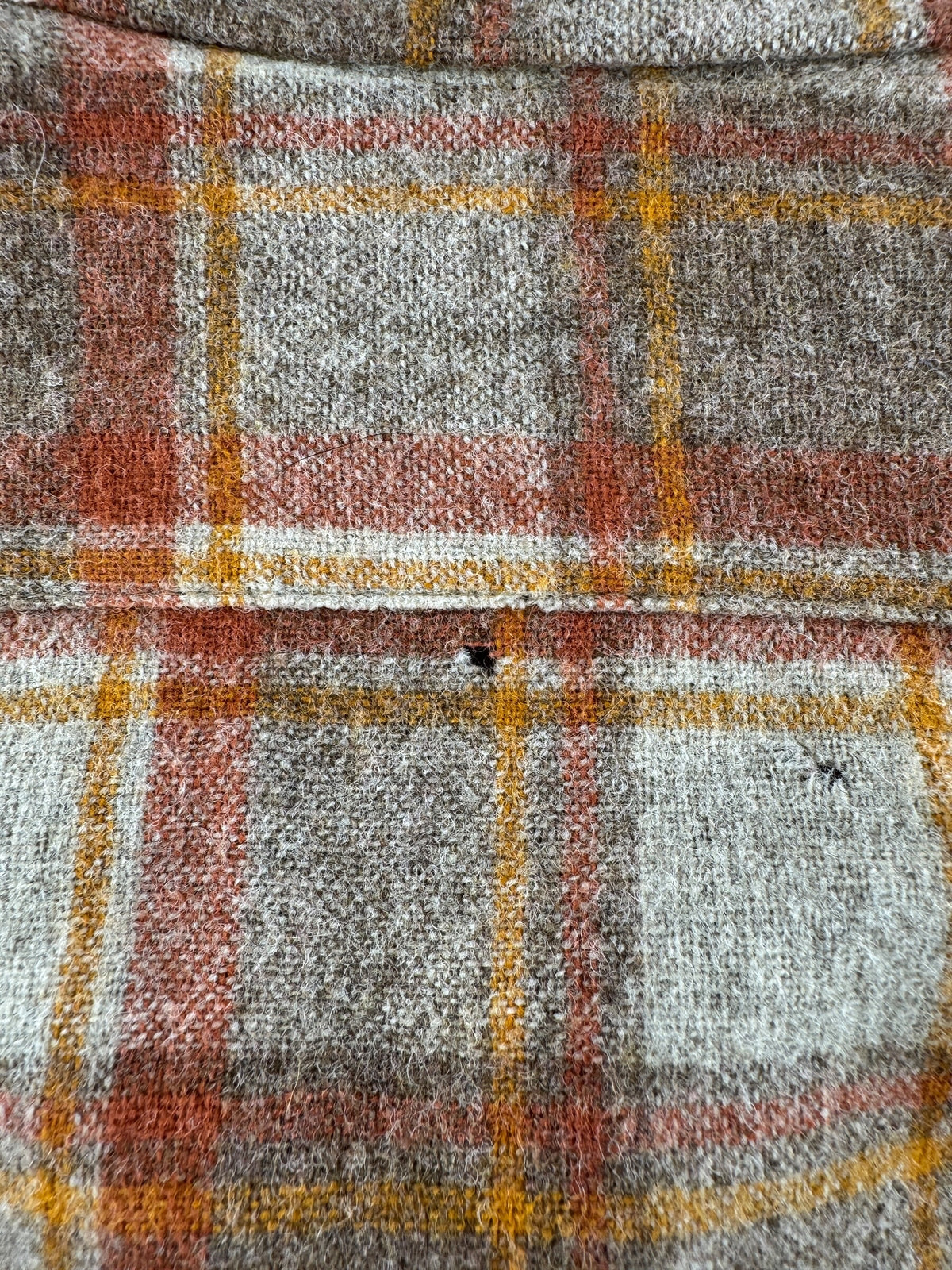 Hole on back of Vintage Pendleton Orange & Beige Board Shirt SZ L - AS IS