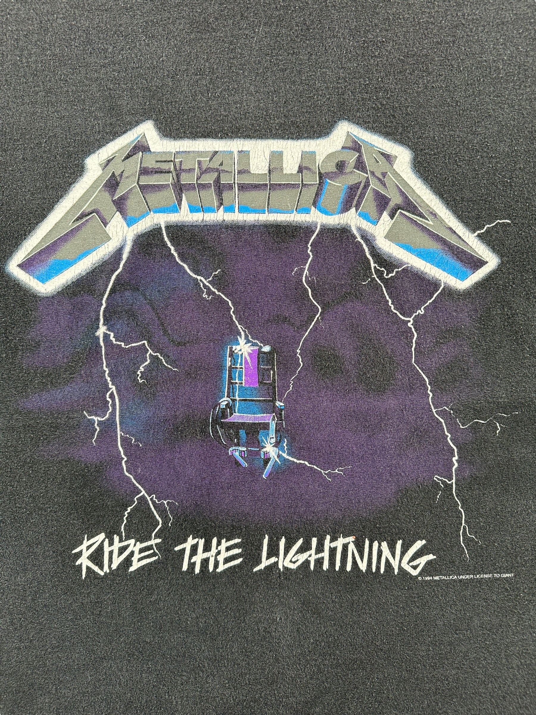 Front Graphic of Vintage 1994 Metallica Ride the Lightning Tee SZ XL