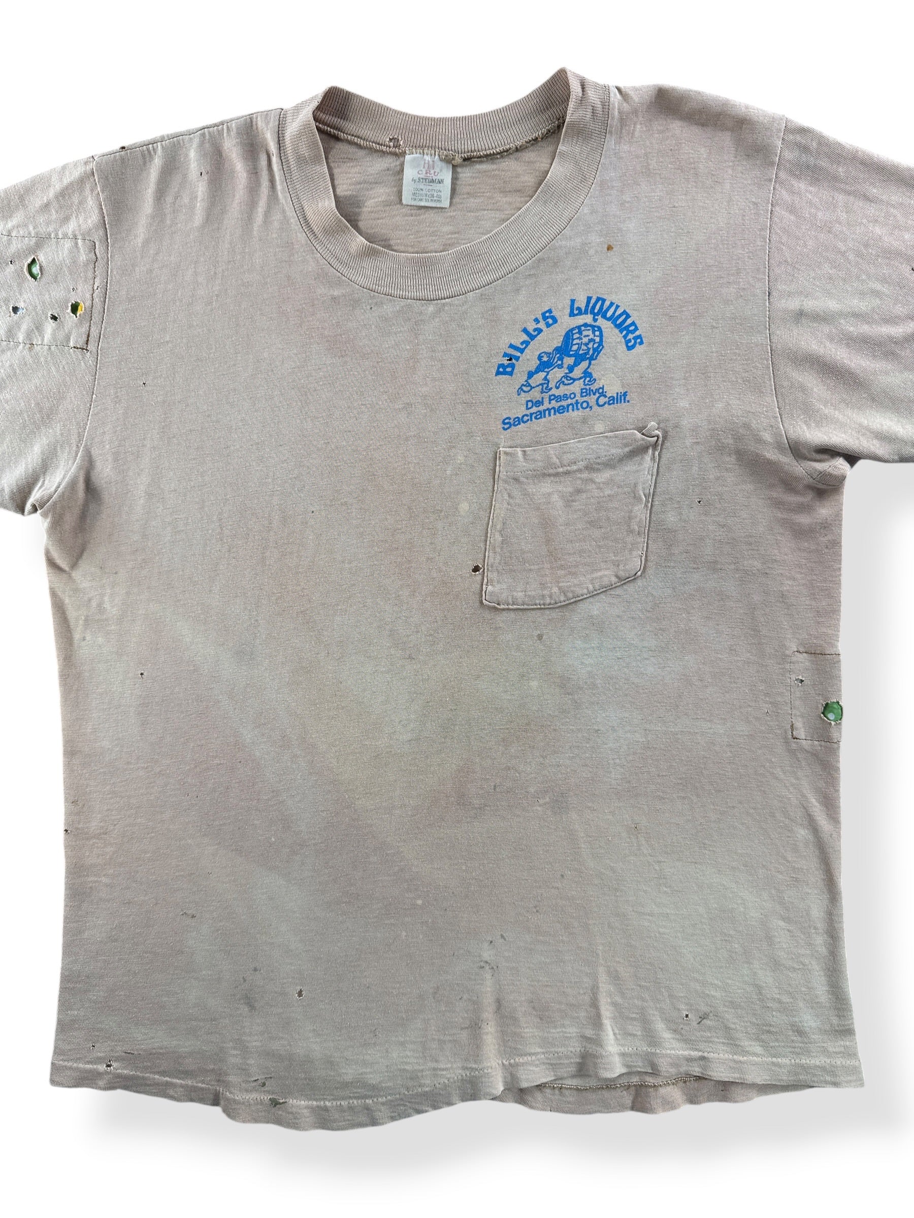 Front Close UP of Vintage 70s Bill's Liquors Heineken Tee SZ M