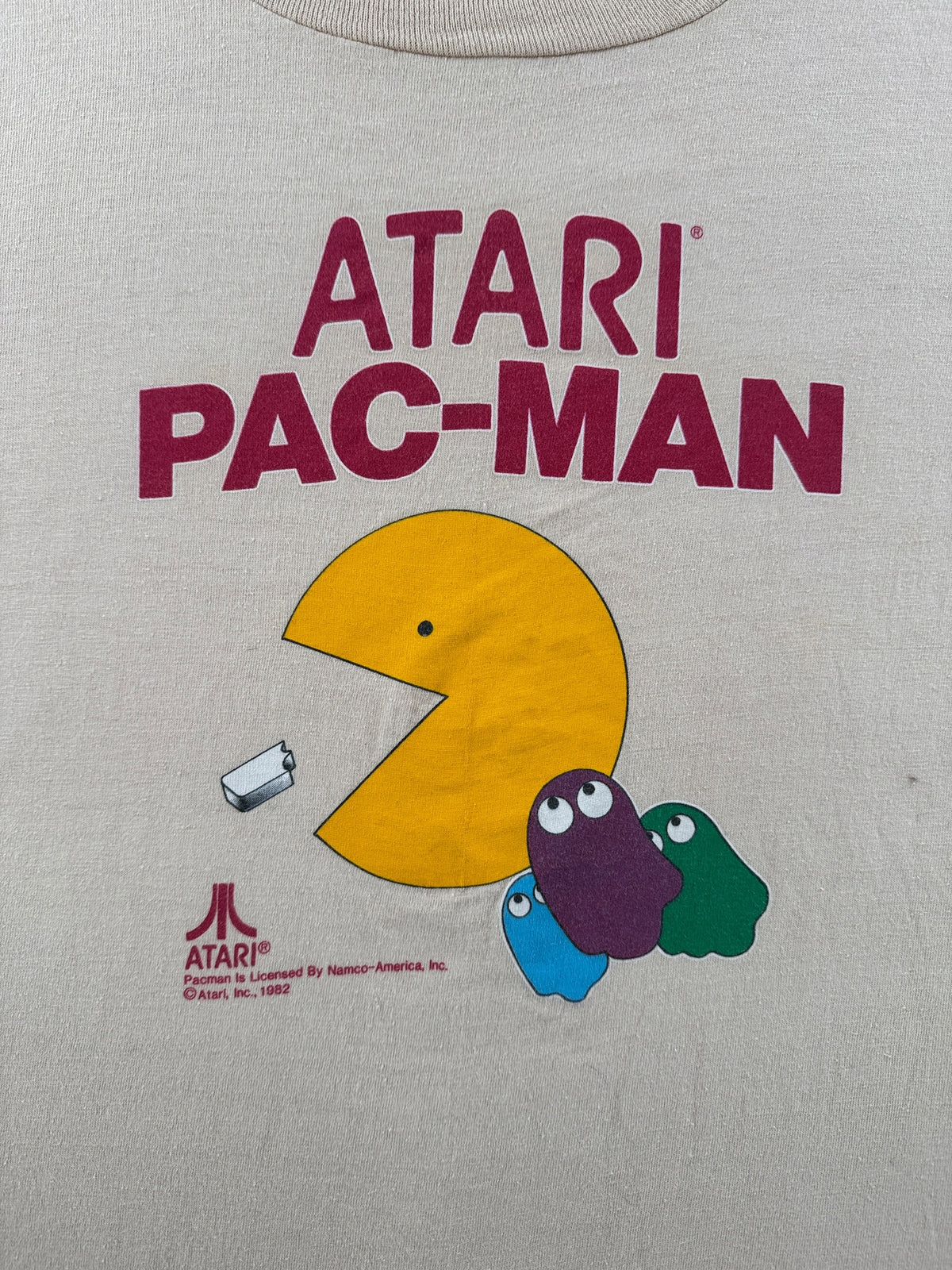 Front graphic on Vintage '82 Atari 2600 Pac Man Tee SZ L (Fits M)