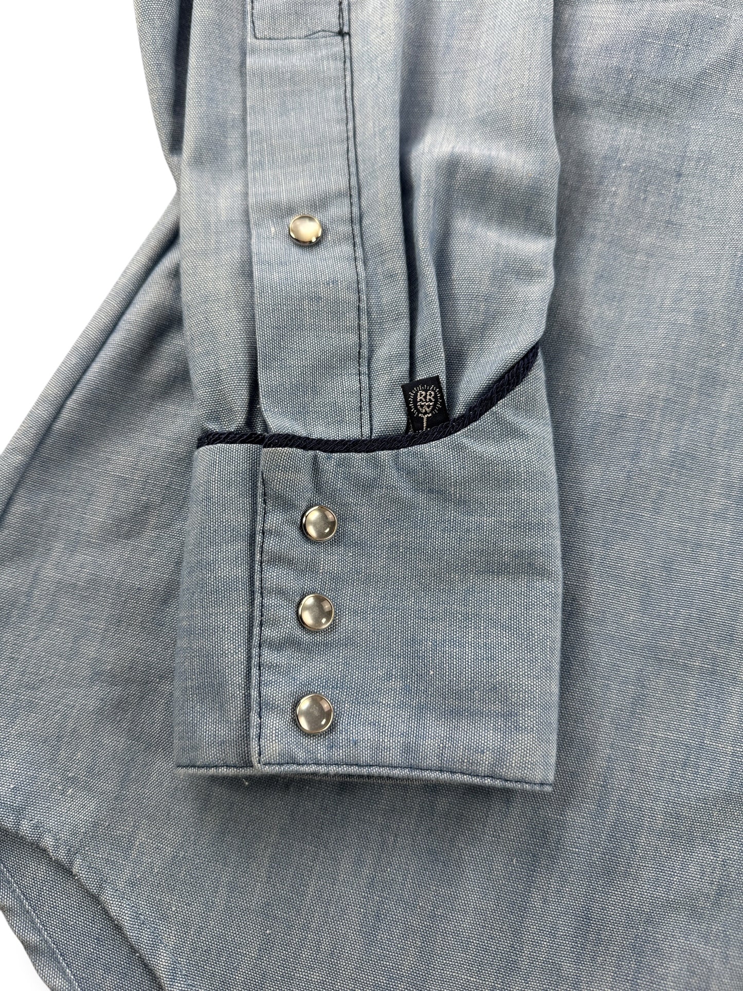 Cuff on Vintage Rockmount Ranch Wear Pearl Snap Chambray SZ 14 1/2