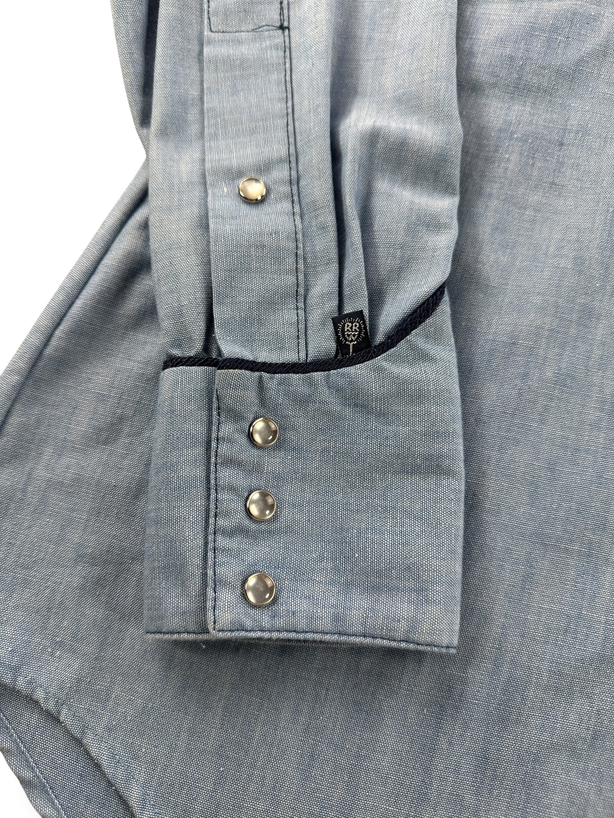 Cuff on Vintage Rockmount Ranch Wear Pearl Snap Chambray SZ 14 1/2