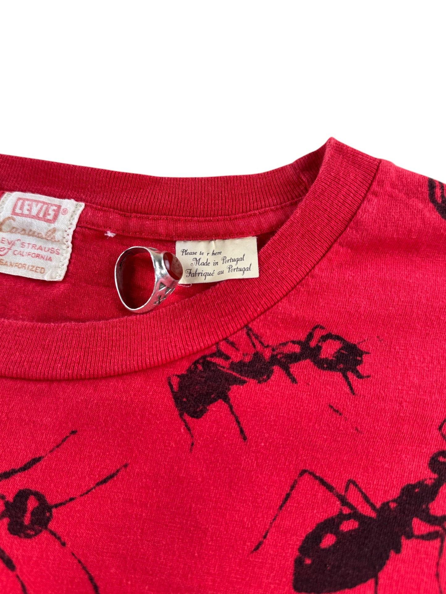 Made in portugal tag on Levi's LVC Bug Print Repro Tee SZ XL (Fits L)