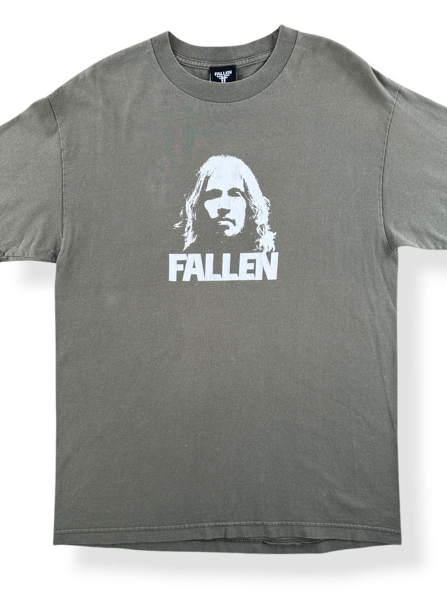 Front Close Up of Vintage Fallen Skate Tee SZ L (Fits M)