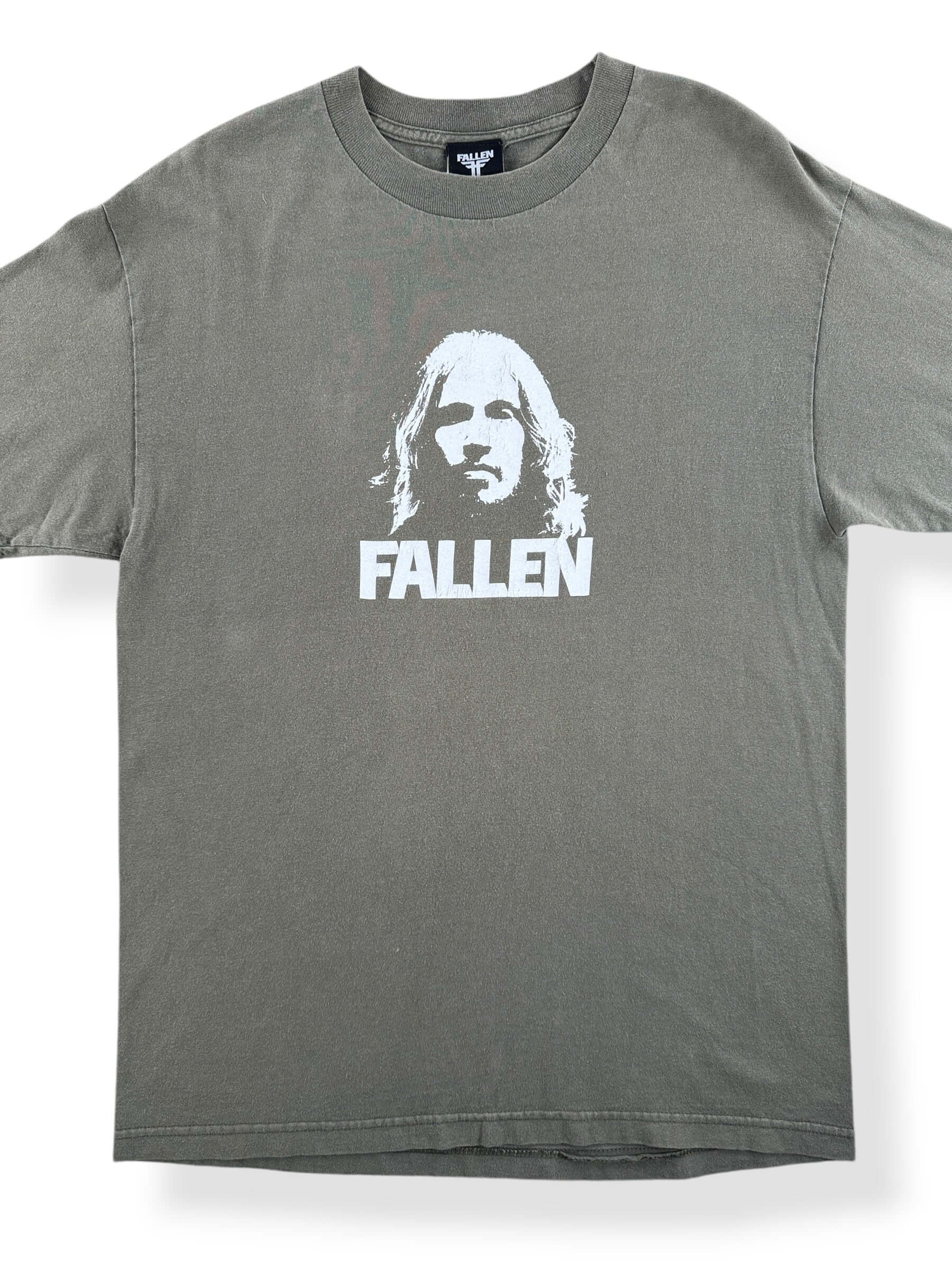 Front Close Up of Vintage Fallen Skate Tee SZ L (Fits M)