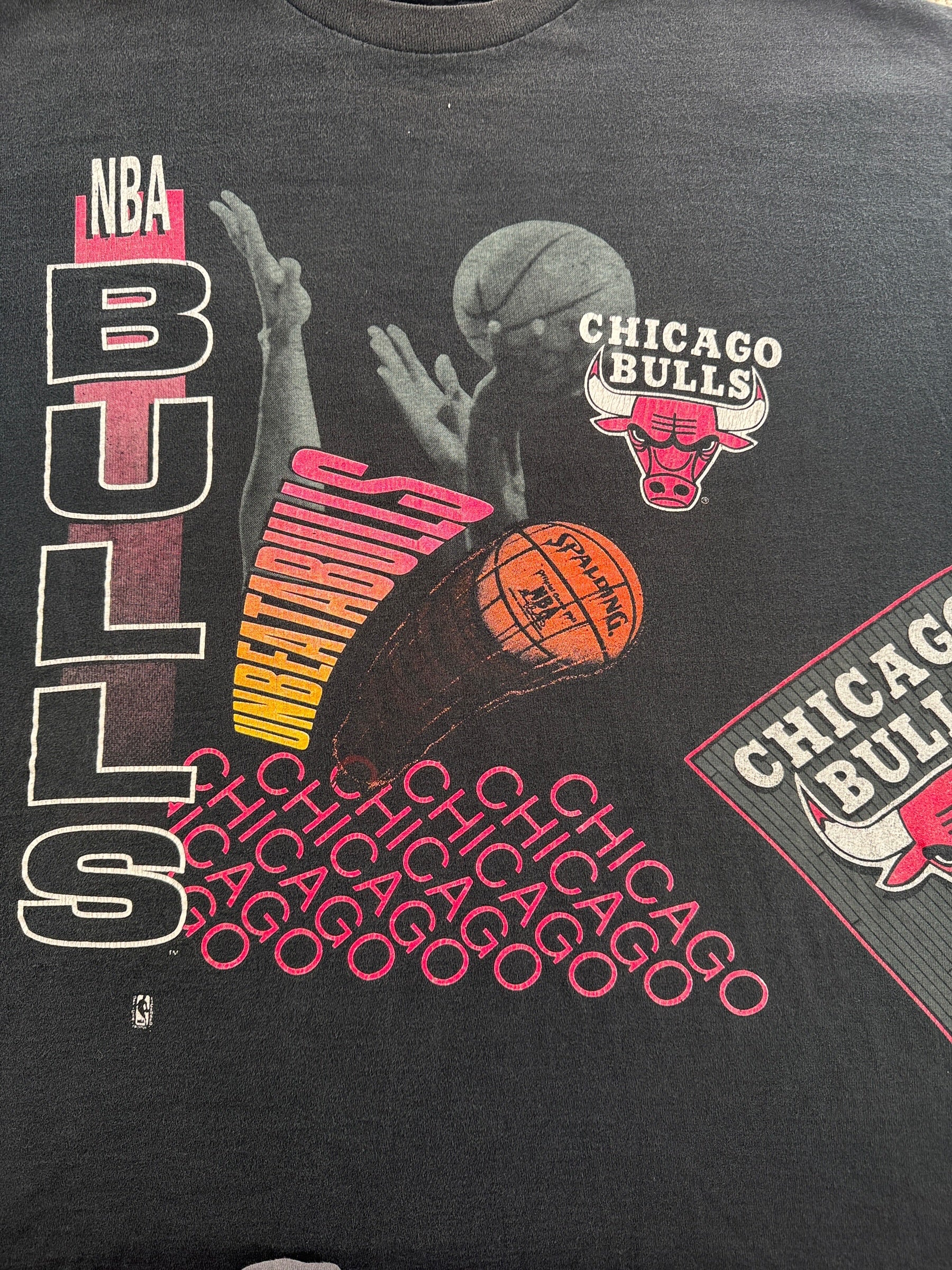 Front graphic on Vintage '91 Chicago Bulls Basketball Tee SZ XL