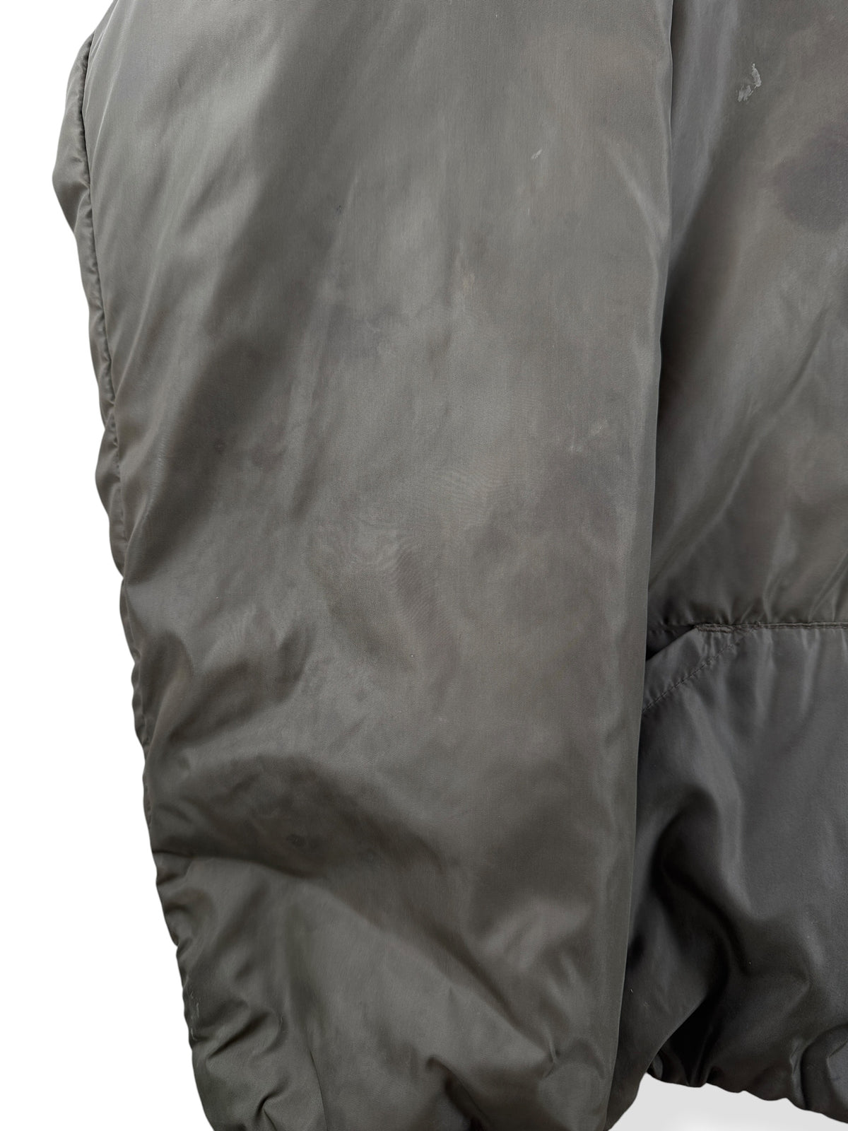 Staining on sleeve of inside-out Vintage Columbia Reversible Hunting Bomber Jacket SZ L