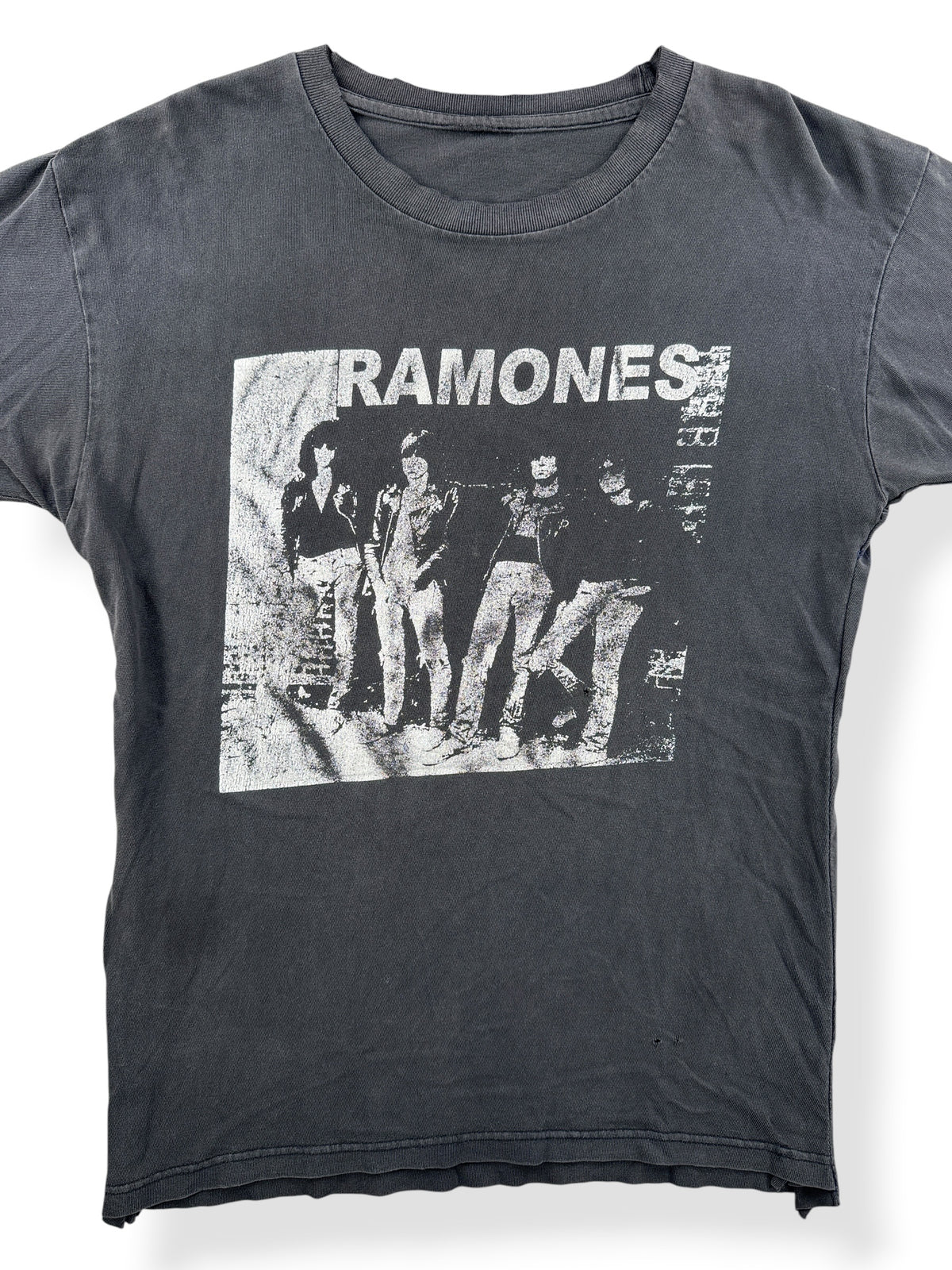 Close-up of the front of Vintage Ramones Fader Tee SZ M