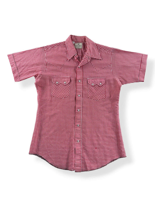 Front of Vintage Dee Cee Gingham Short Sleeve Pearl Snap SZ 15 1/2 (Fits M)