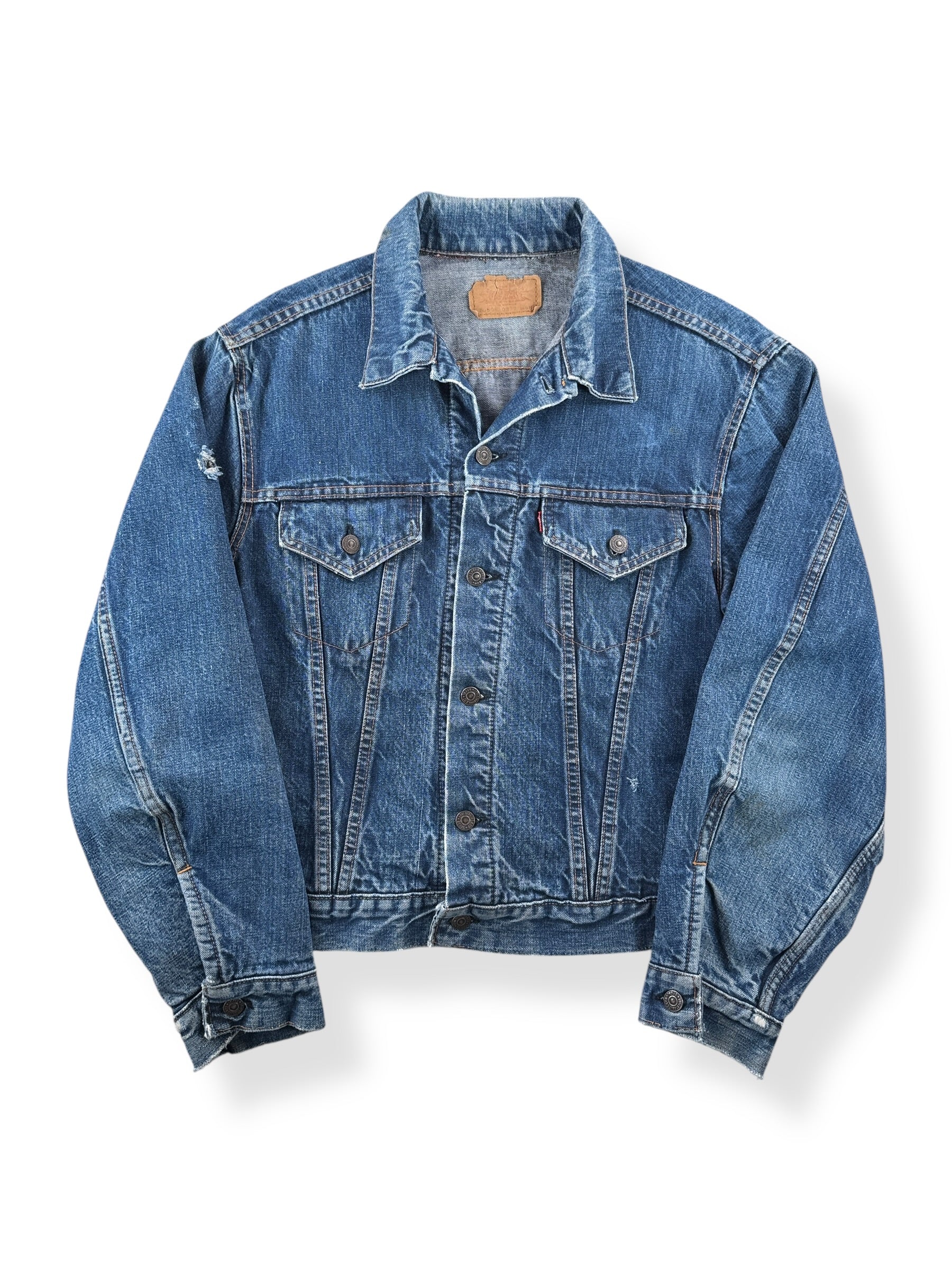 Front of Vintage Dark Wash Big E Levis 70505 Trucker Jacket SZ 48