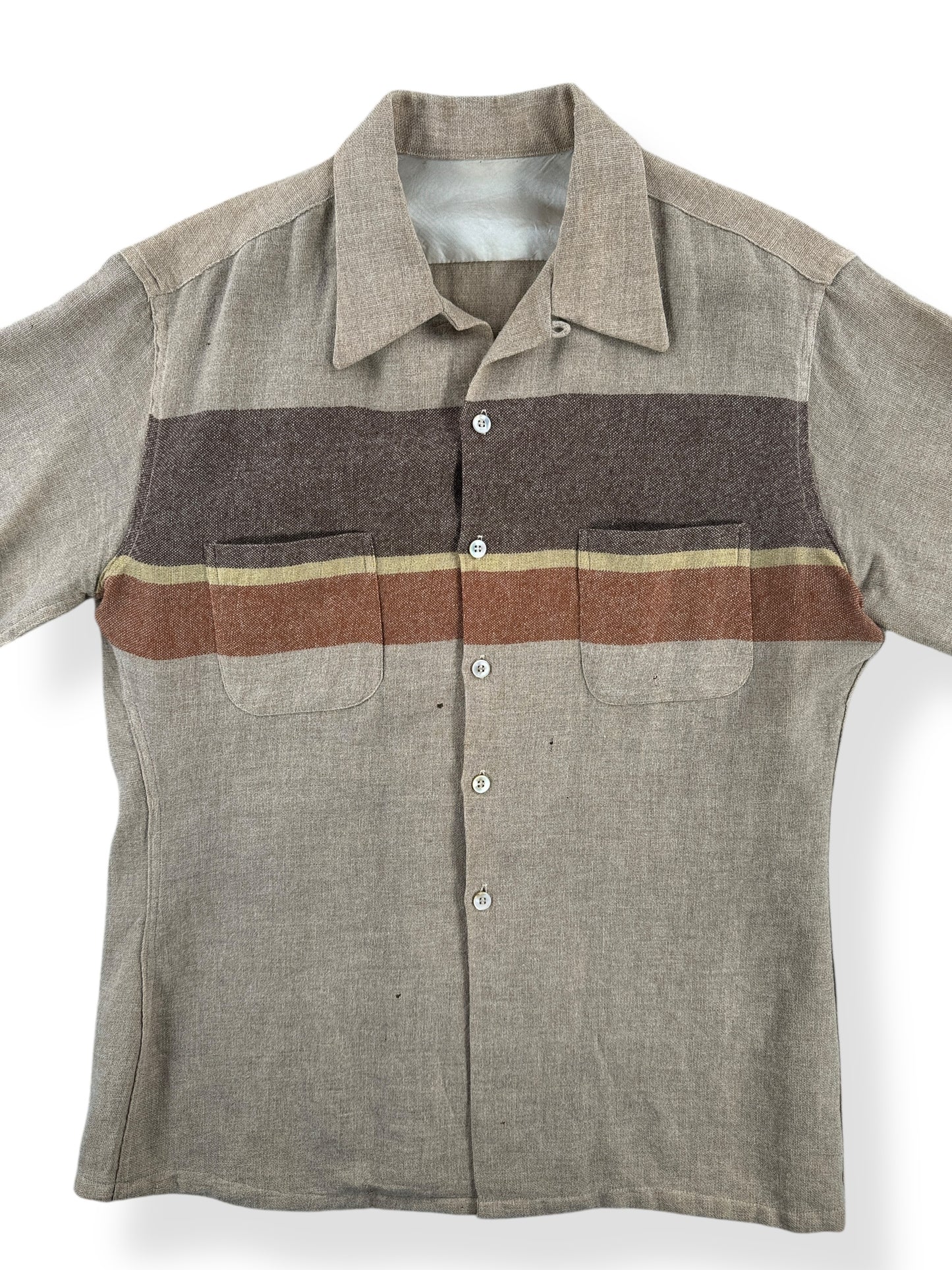 Front Close Up of Vintage Loop Collar Feedsack-esque Short Sleeve Shirt SZ L AS IS