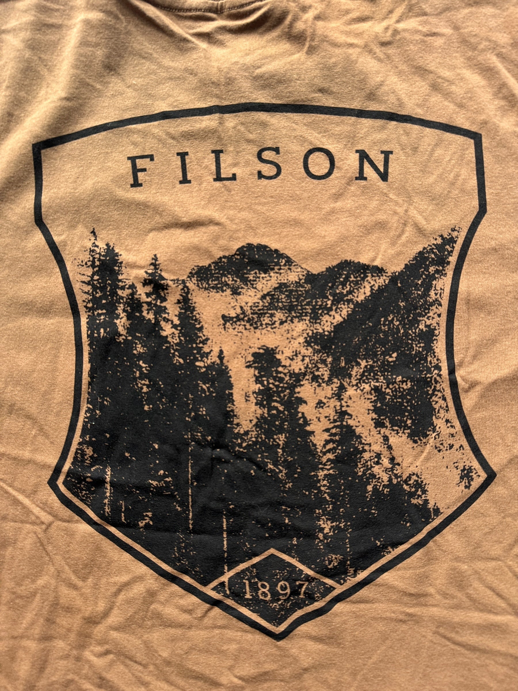 back graphic of NWT Filson Outfitter Graphic Tee SZ XL