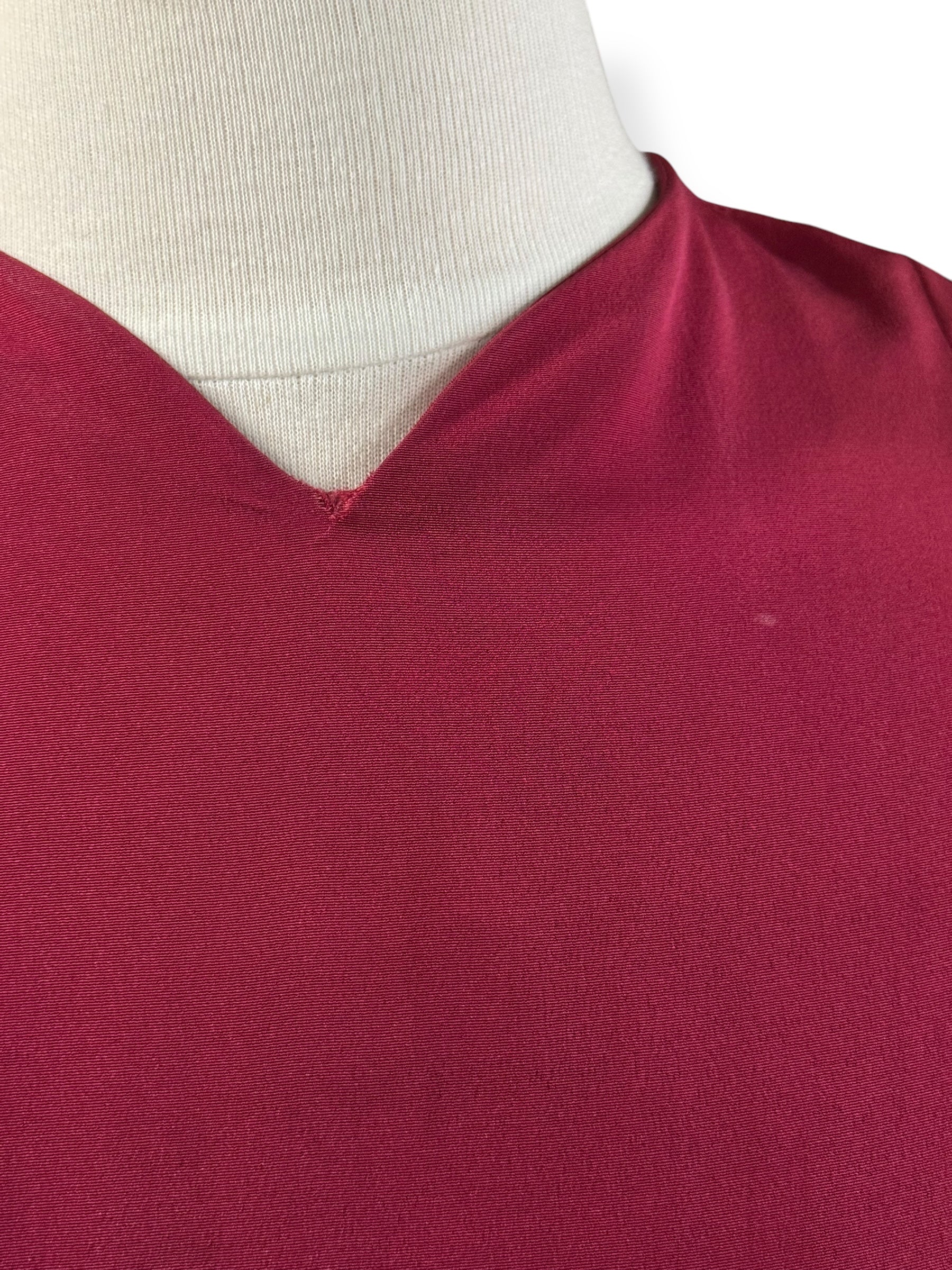 Tear at neckline of 1940s Du Barry Red Rayon Dress S