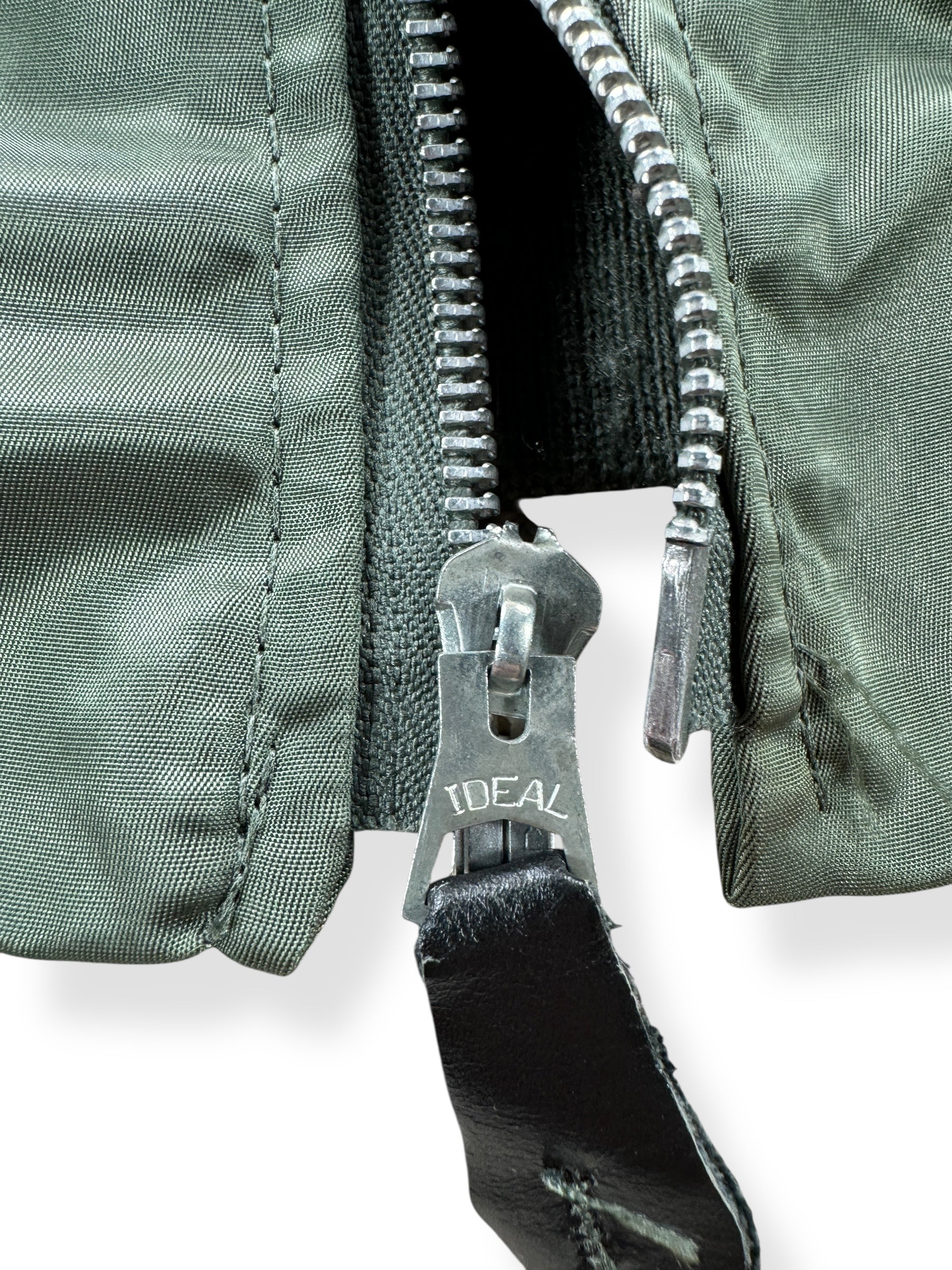 Zipper on Vintage L-28 B-2 Bomber Jacket SZ M