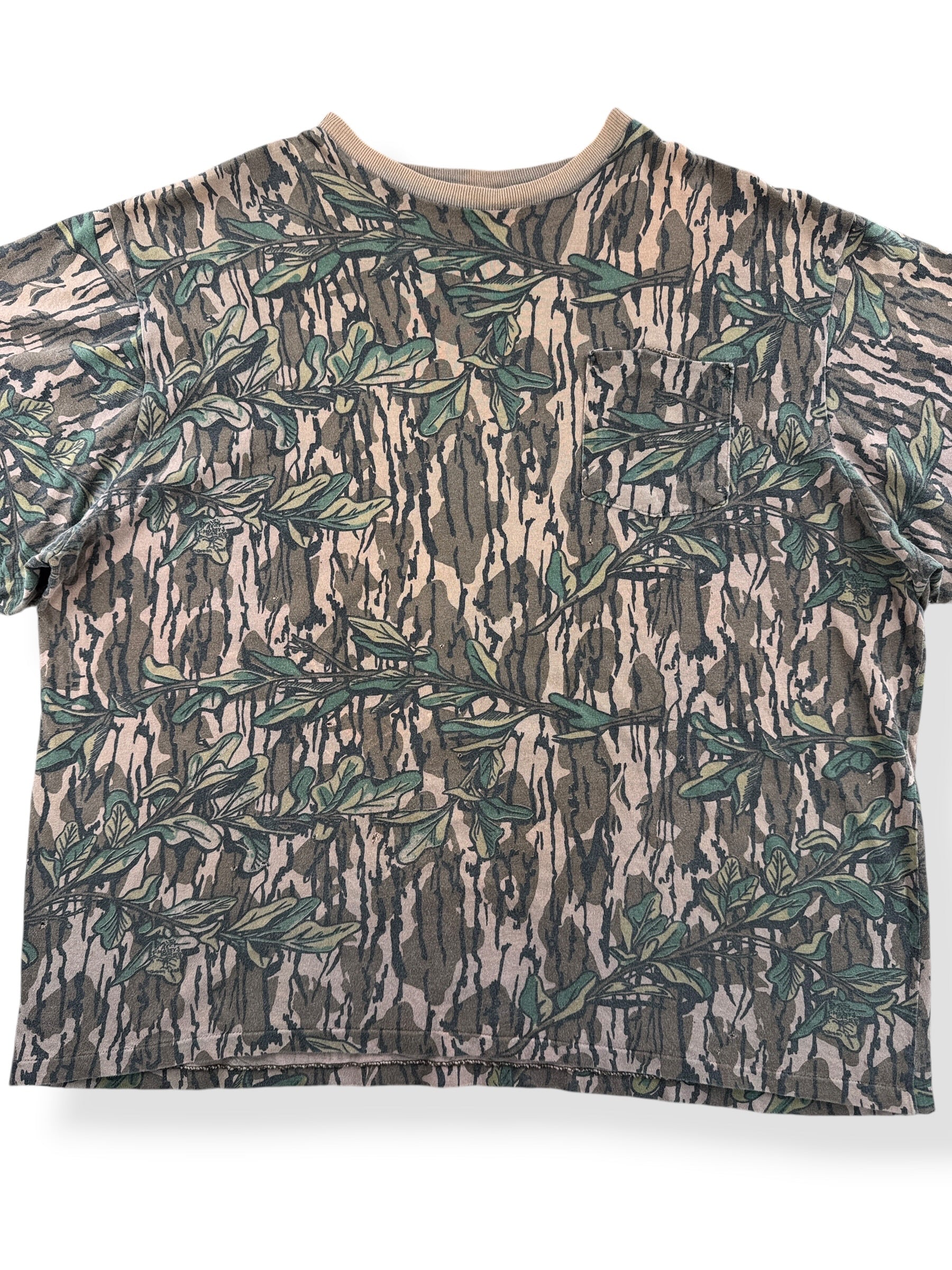 Close-up of Vintage 90s Camo Tee SZ XXL
