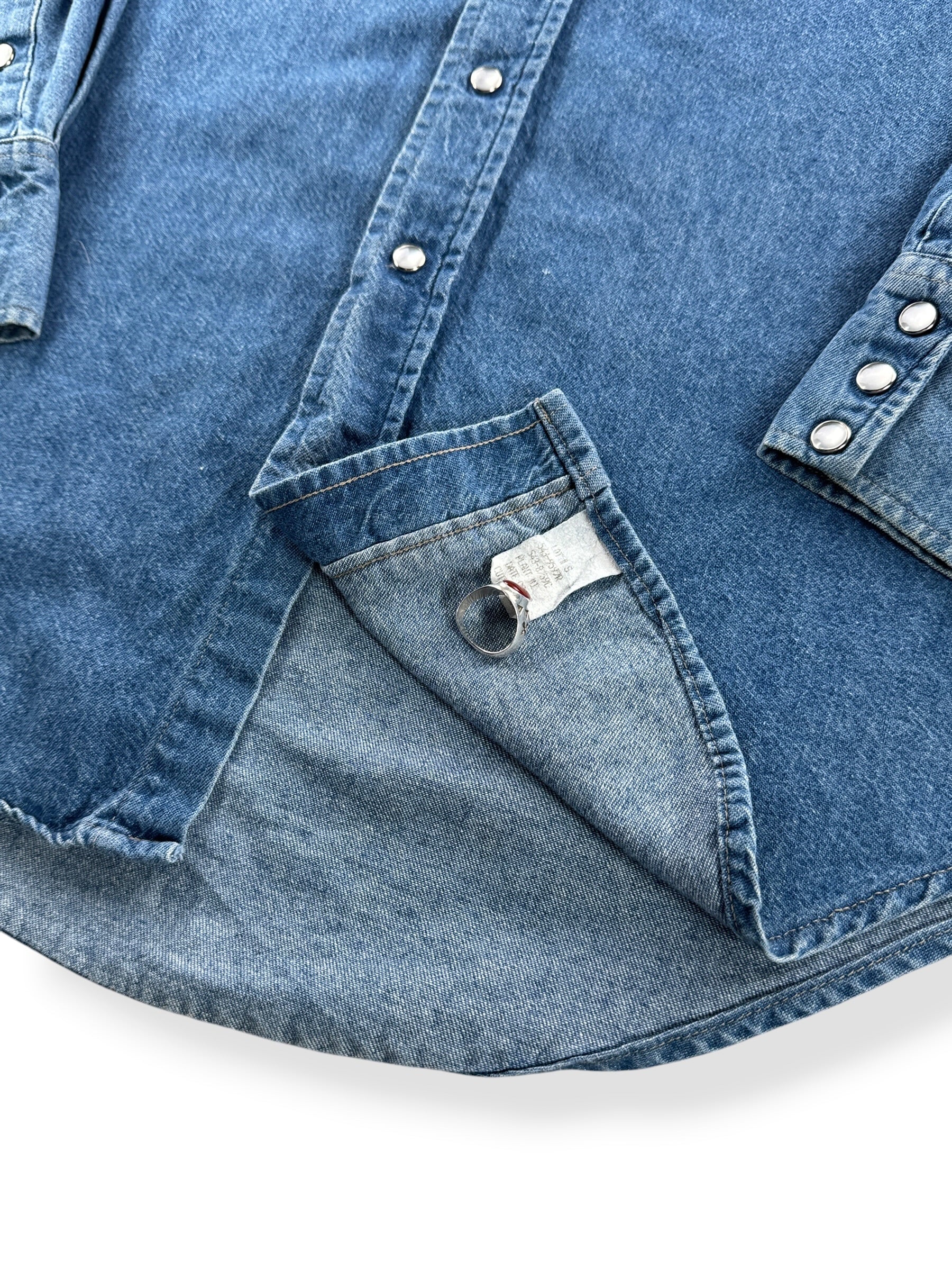 Inside of Vintage Big Mac Denim Pearl Snap Shirt SZ L