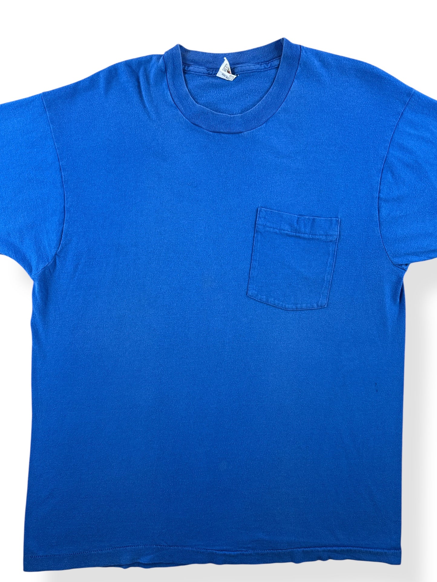 Front Close Up of Vintage Fruit of the Loom Blue Pocket Tee SZ XL (Fits L)