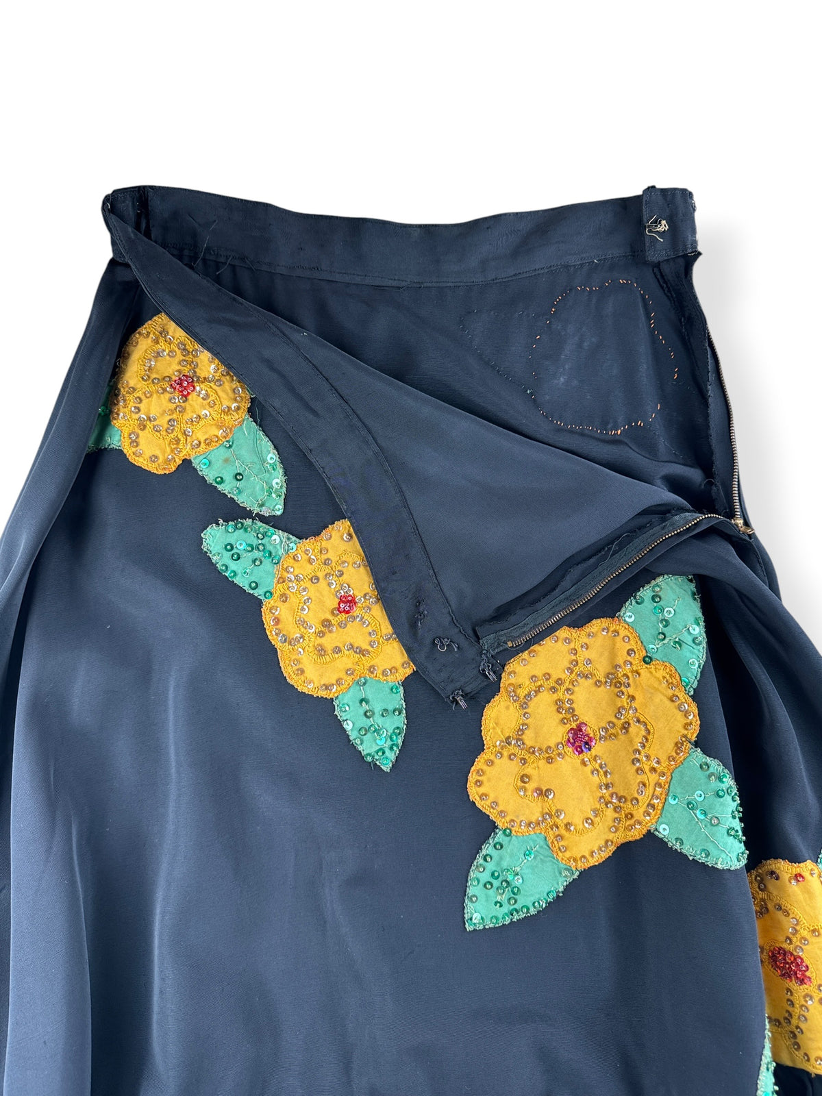 Opening on Vintage 1940s-50s Embroidered Skirt W29