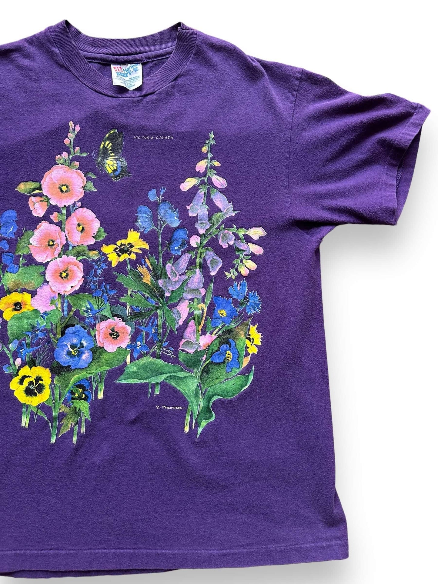 front left of Vintage Victoria, BC Flowers Tee SZ M