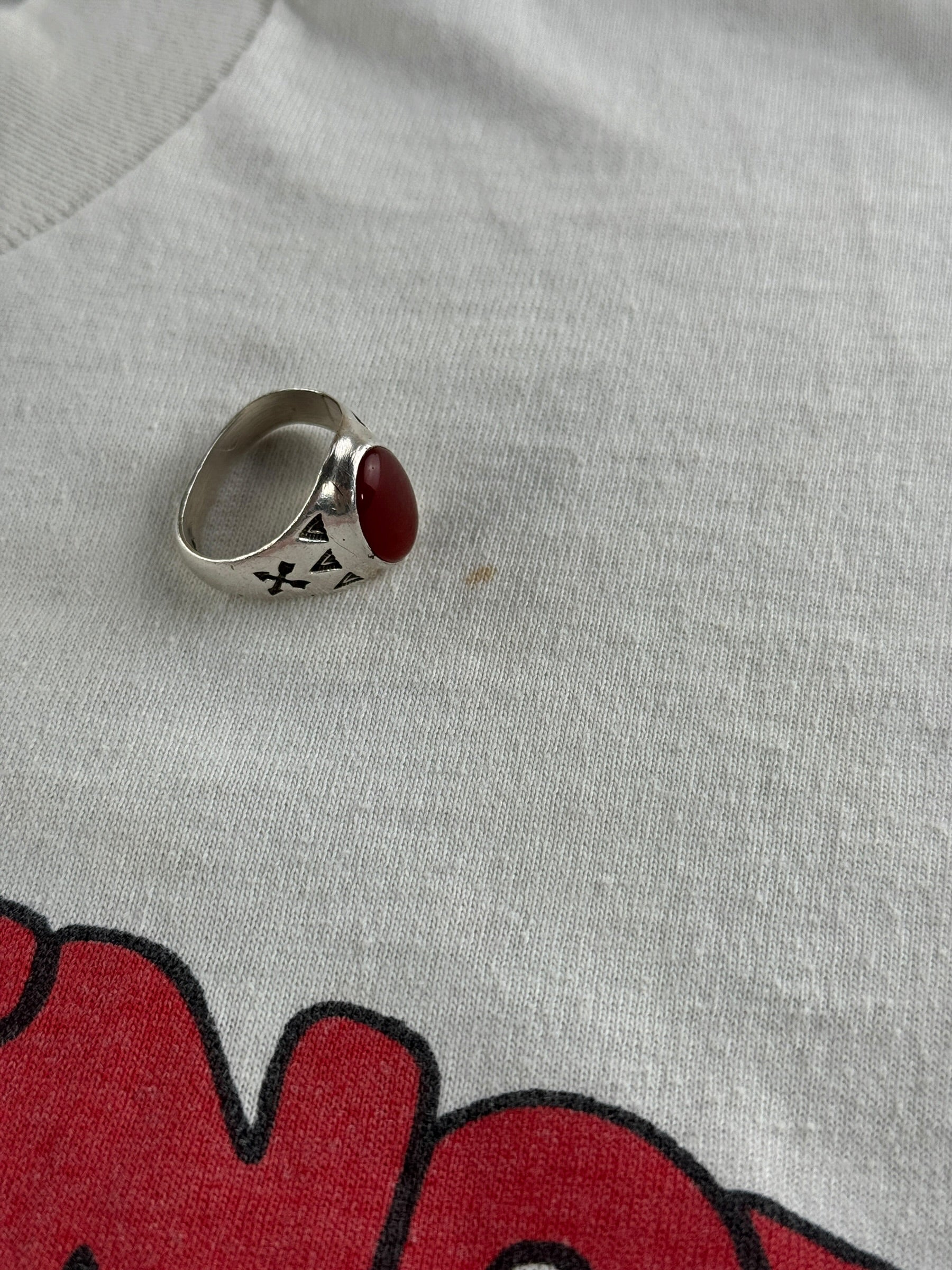 Tiny stain on Vintage Independence Missouri Tee SZ L (Fits M)