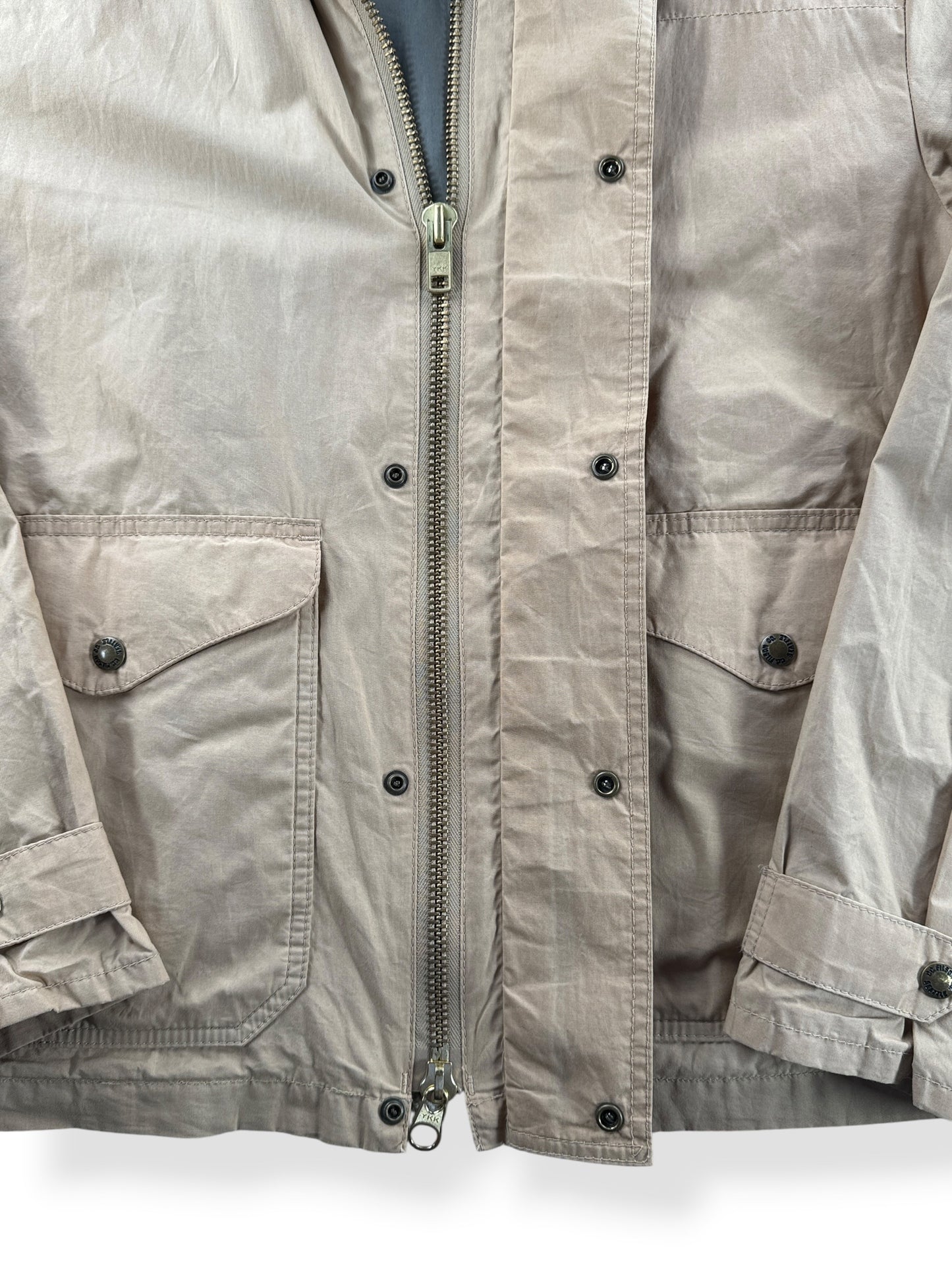 Button and zipper closure on Filson Khaki Mile Marker Jacket SZ L