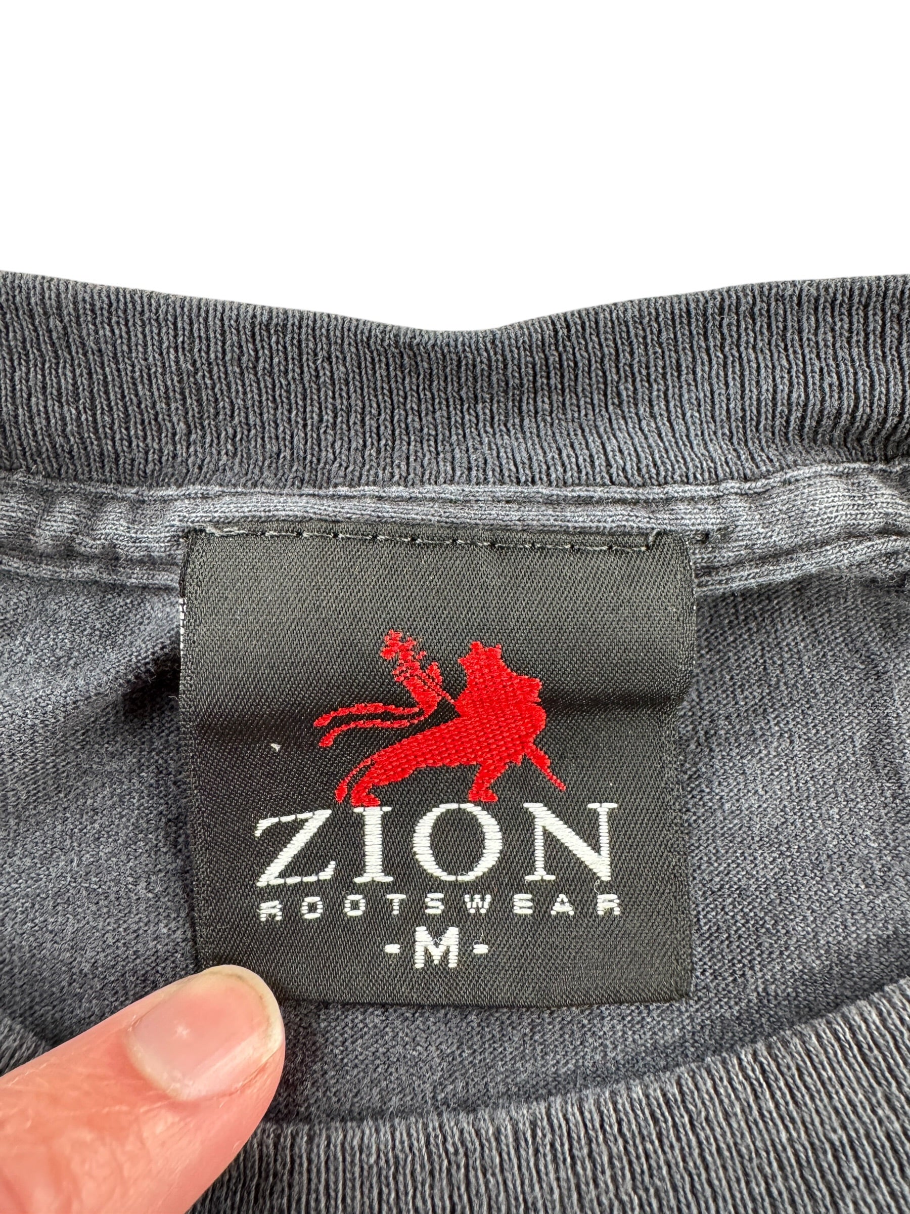 Label on Vintage 2004 Johnny Cash Tee SZ M
