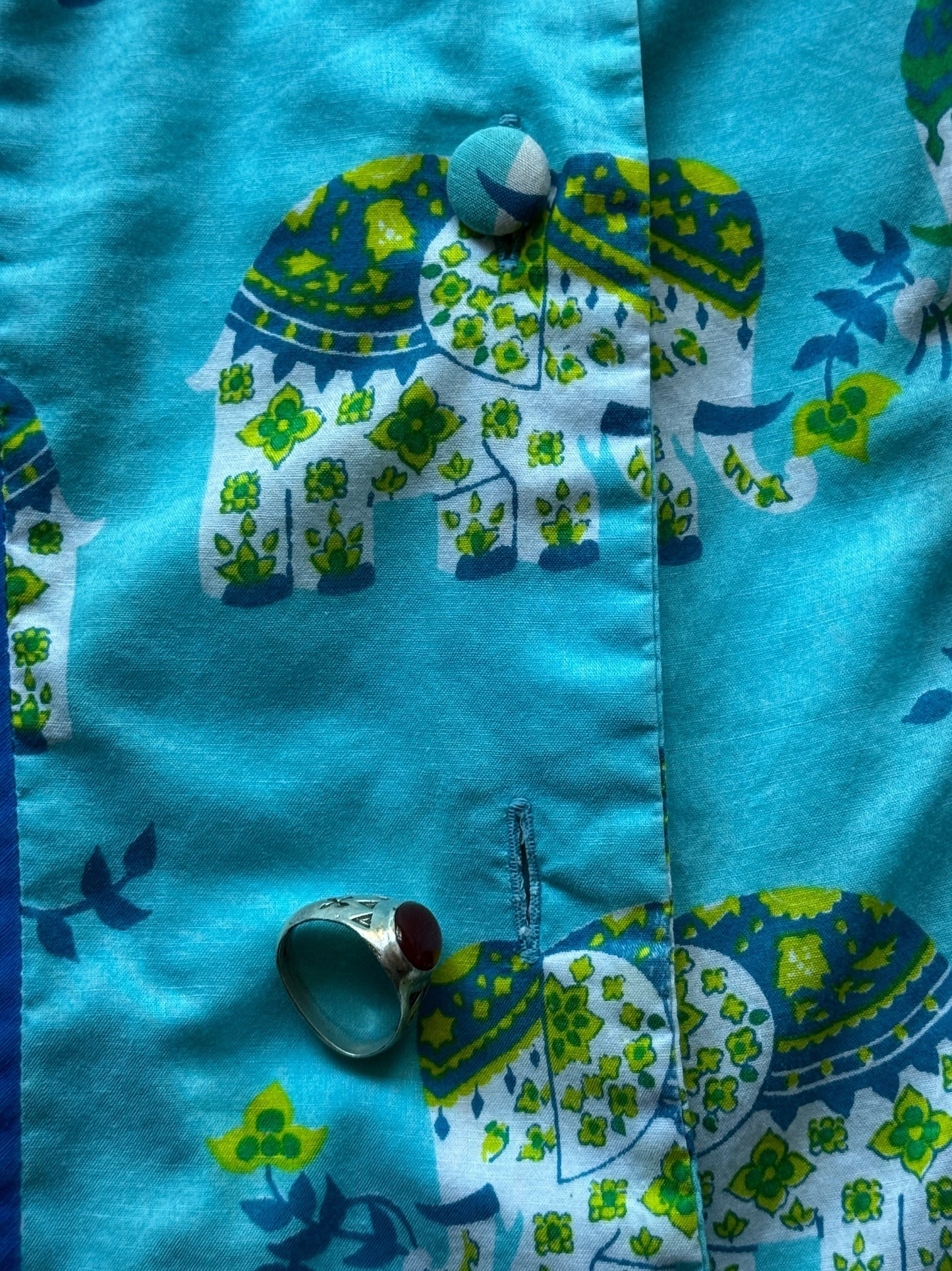 Missing Button on Vintage Casi Belted Elephant Print Dress SZ 10