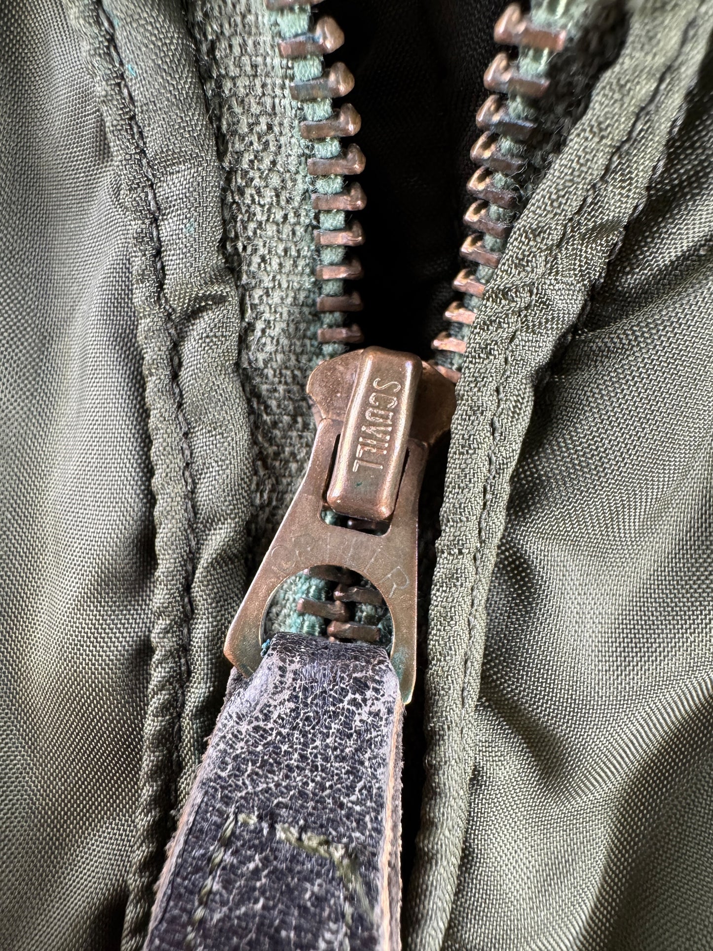 Scovill Zipper on Vintage Vietnam Era G8 Flyers Jacket SZ 40