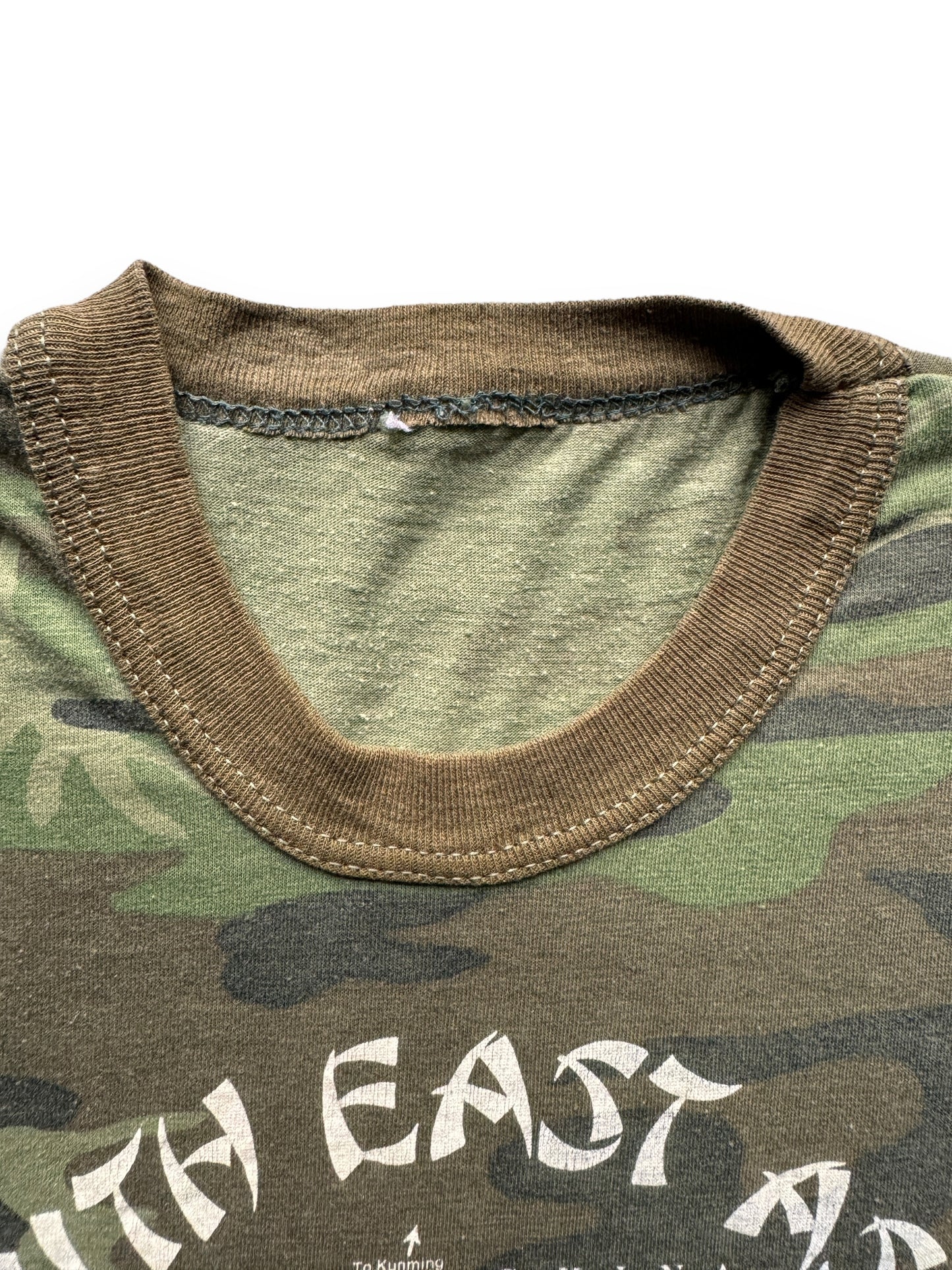 collar of Vintage Vietnam War Camo Tee SZ S