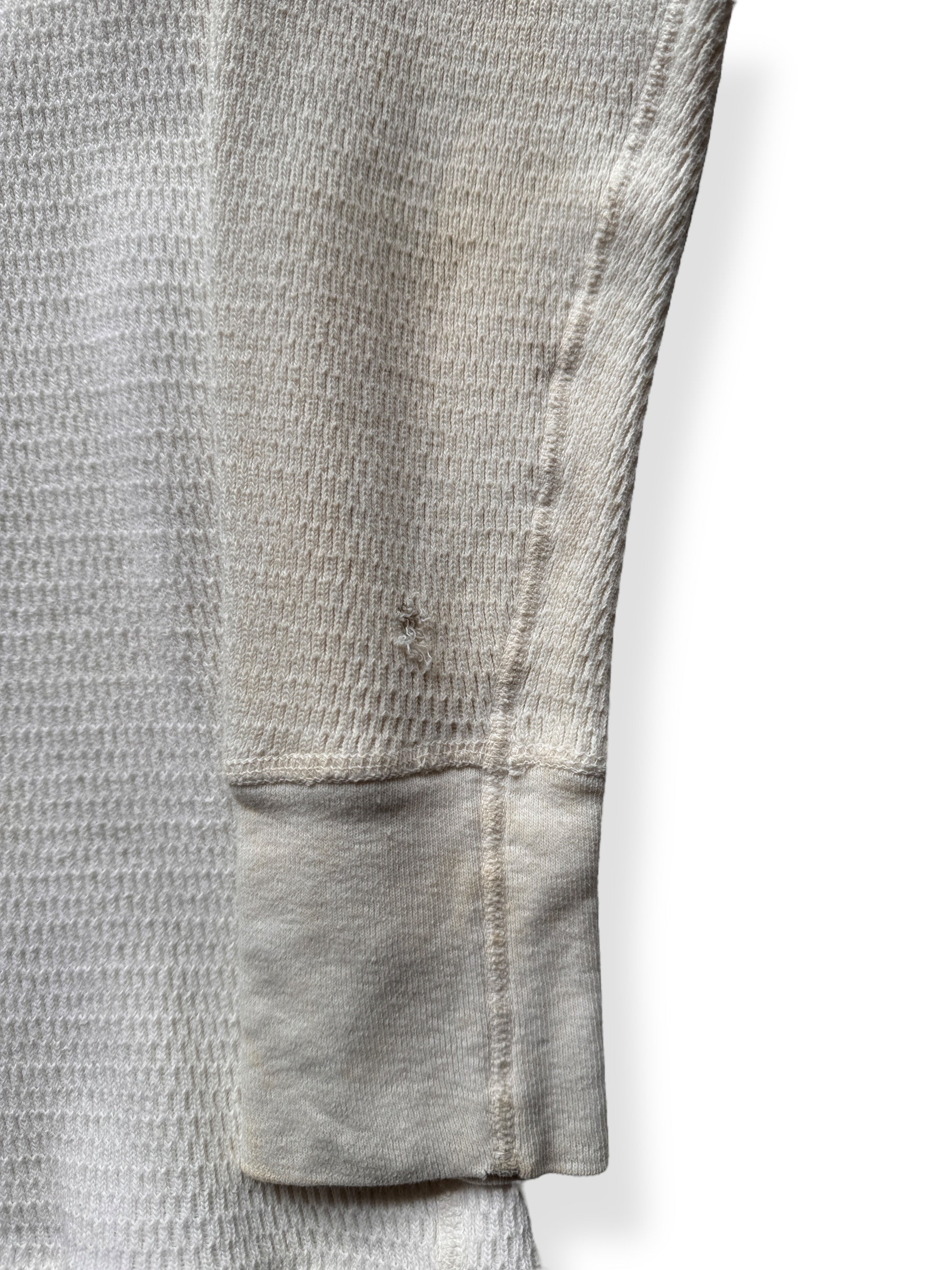 Hole on Sleeve of Vintage Thermal 3-D 100% Cotton Thermal Top SZ M