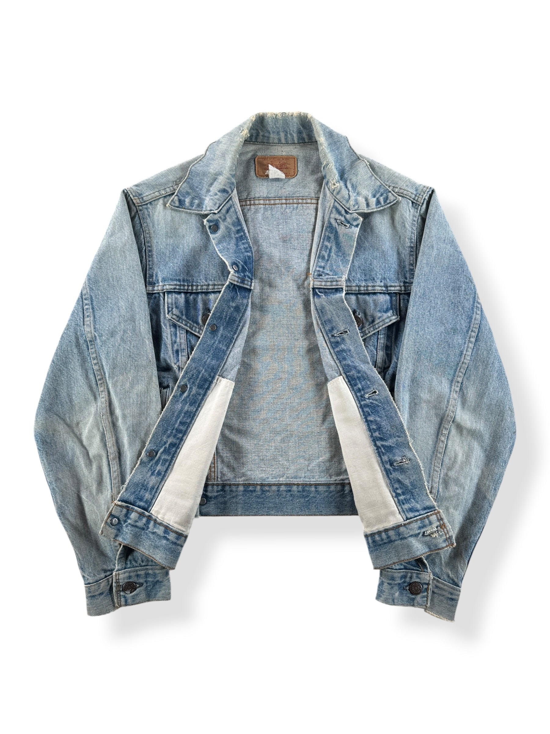 Inside of Vintage Levi's 4 Pocket Denim Trucker Jacket SZ 42