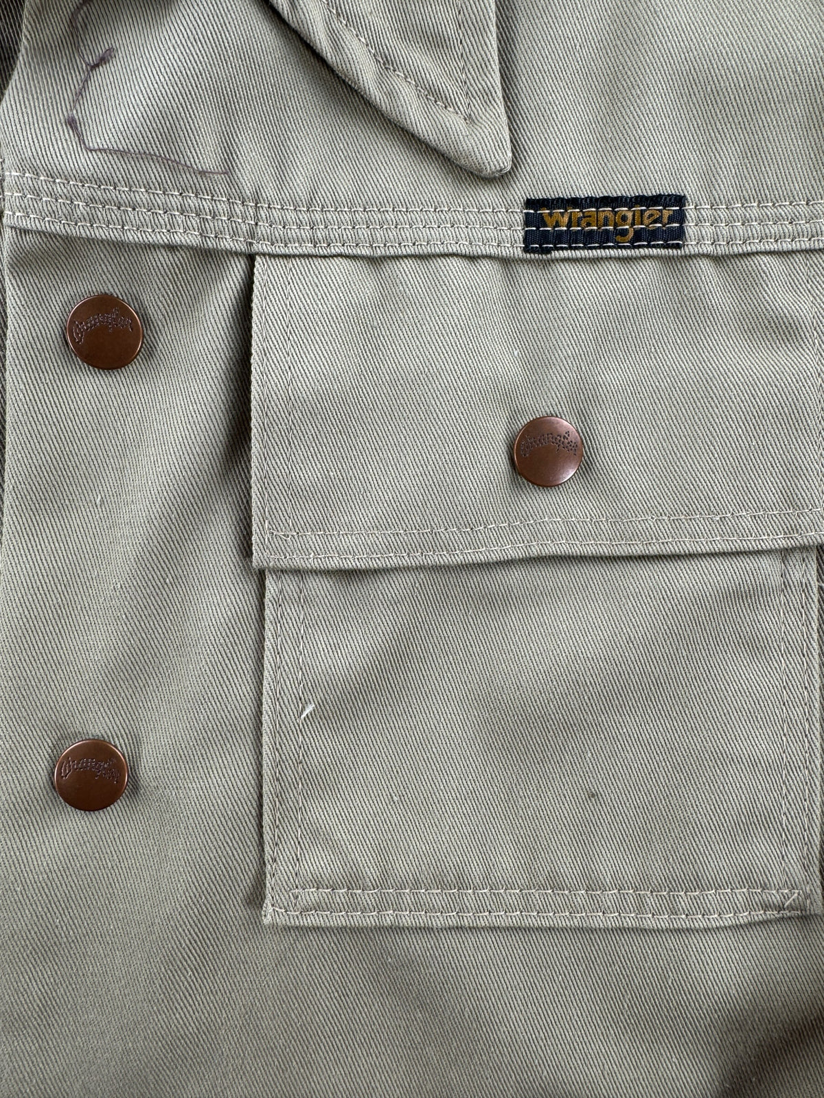 Pockets and snap buttons on Vintage NOS Wrangler Safari Jacket SZ M