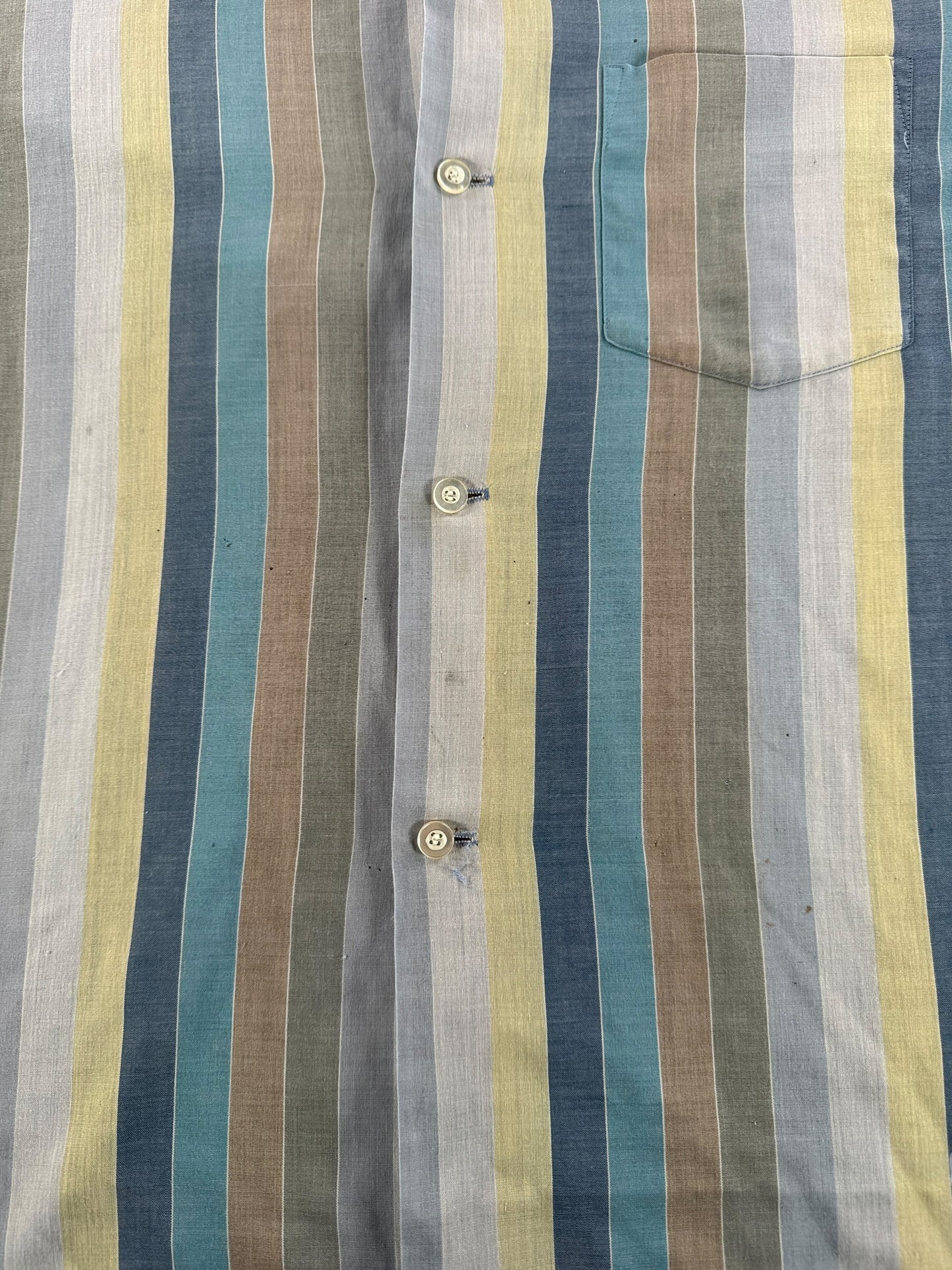 Wear on Vintage Van Heusen Loop Collar Short Sleeve Shirt SZ M