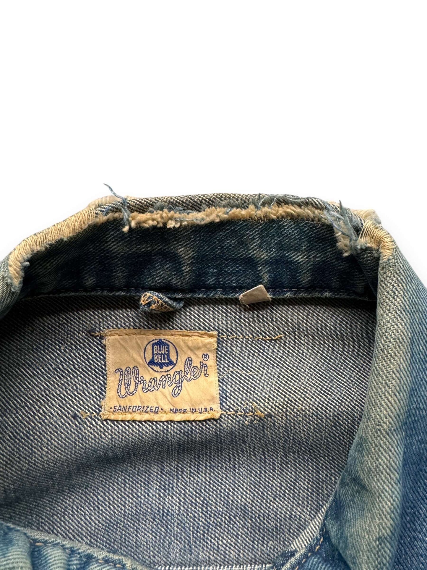 frayed collar on Vintage Distressed Wrangler Blue Bell 124MJ Denim Jacket SZ 42