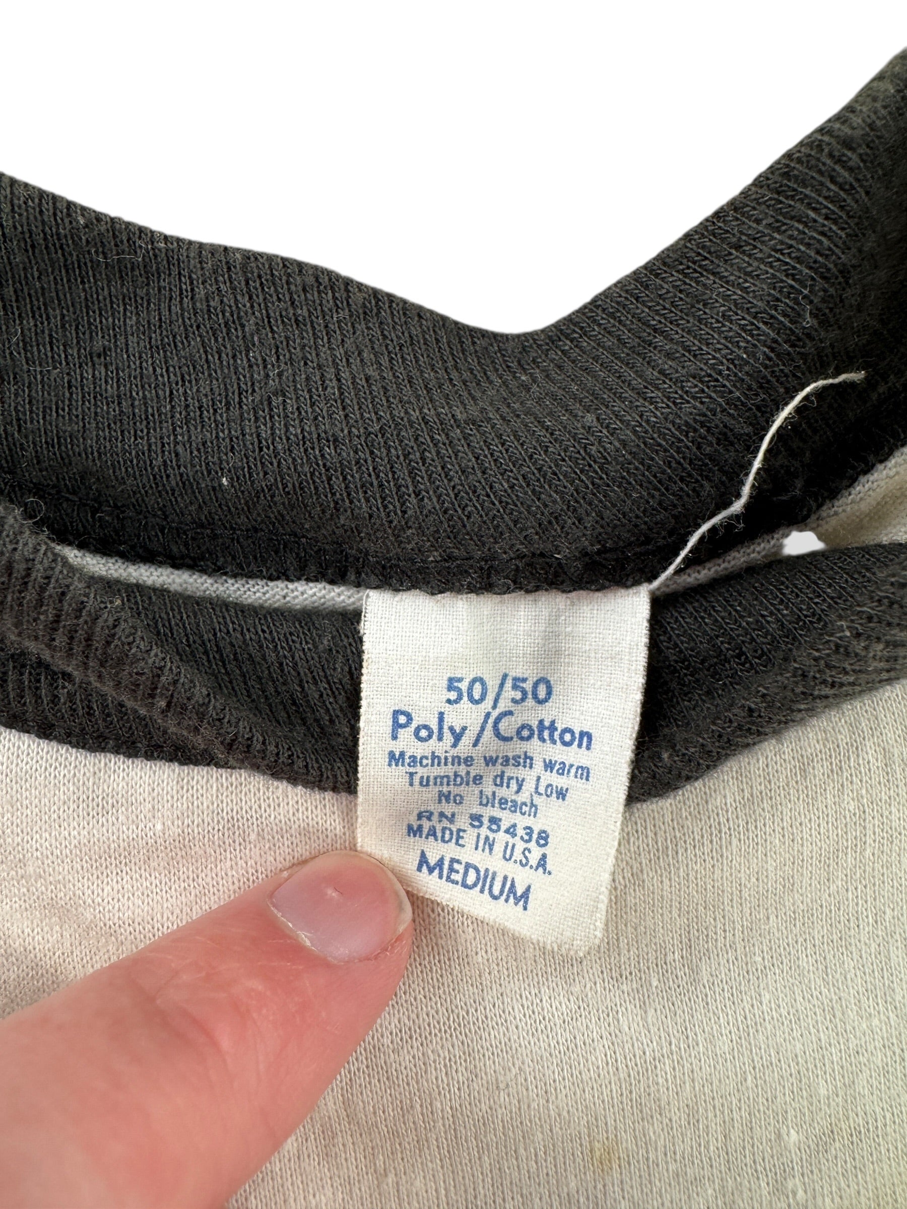 Tag on Vintage 1982 Earth Wind And Fire Raglan Tee SZ M (Fits S)