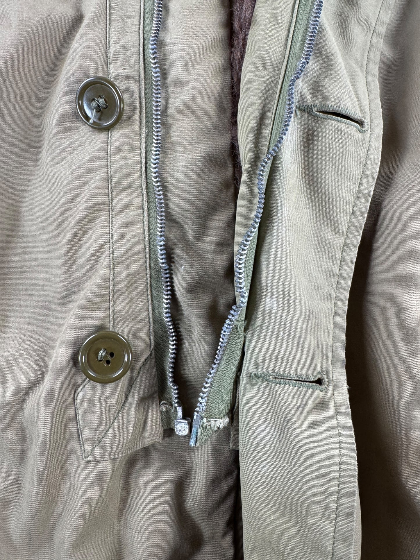 Busted Zipper on Vintage WW2 Military Parka SZ XXL AS IS