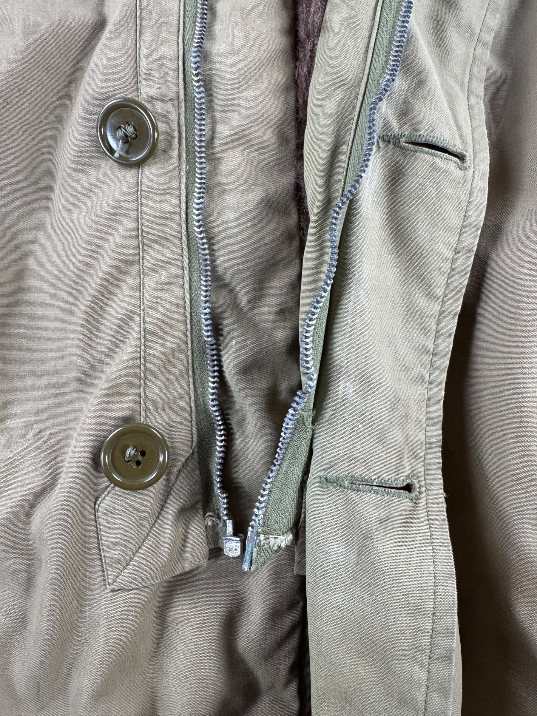 Busted Zipper on Vintage WW2 Military Parka SZ XXL AS IS