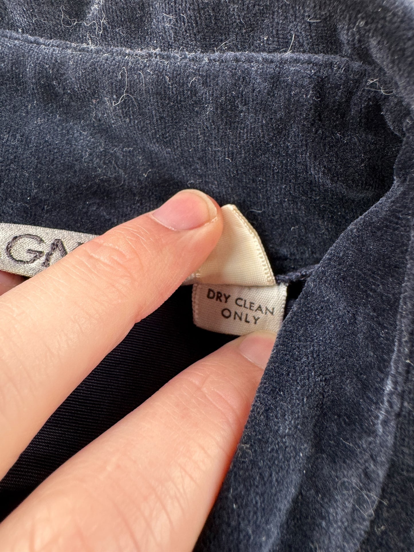 Tag of Vintage I. Magnin Velvet Jacket SZ 9