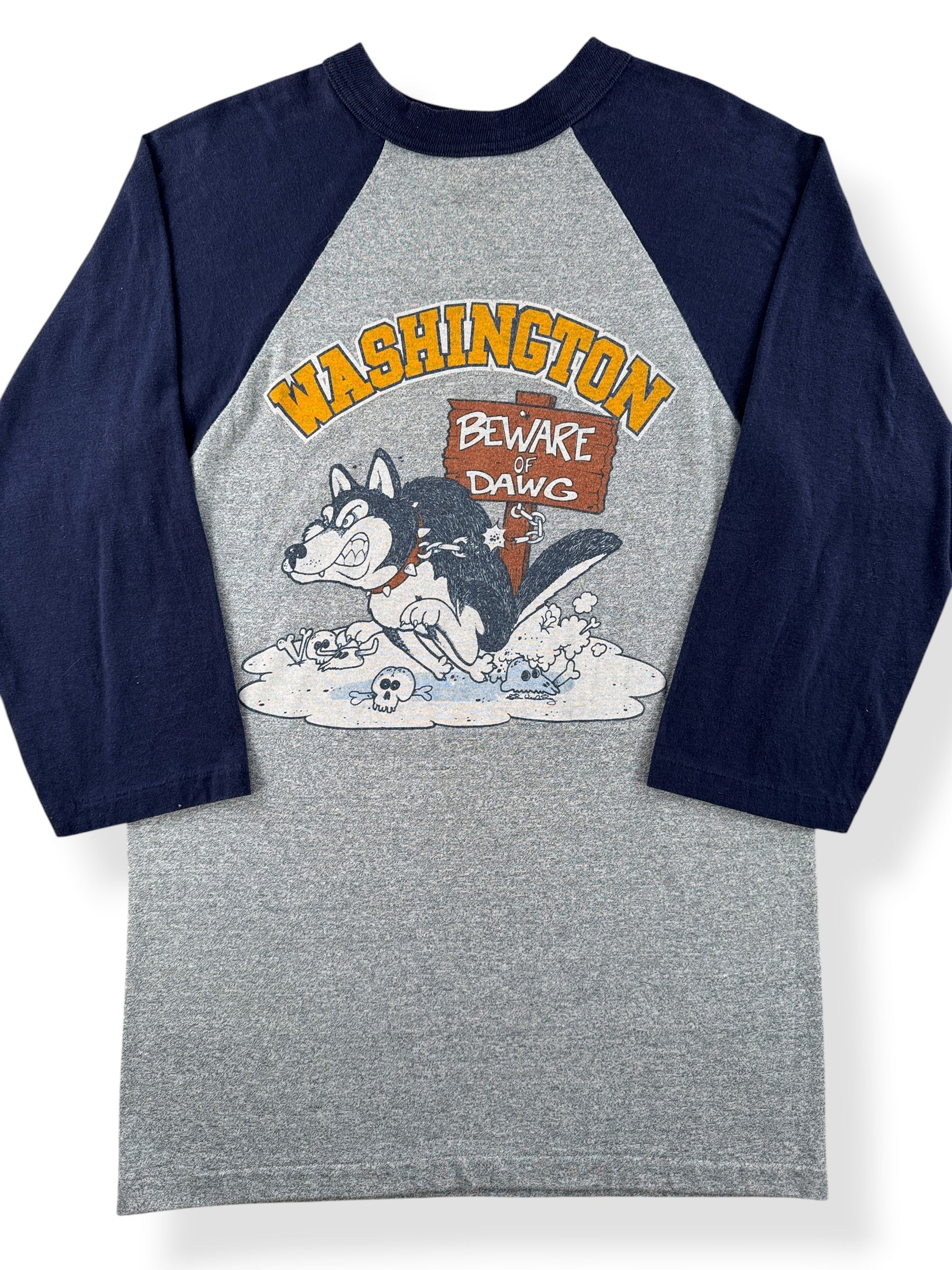 Close-up of Vintage 1980s Washington Beware of Dawg Raglan Tee SZ M (Fits S)